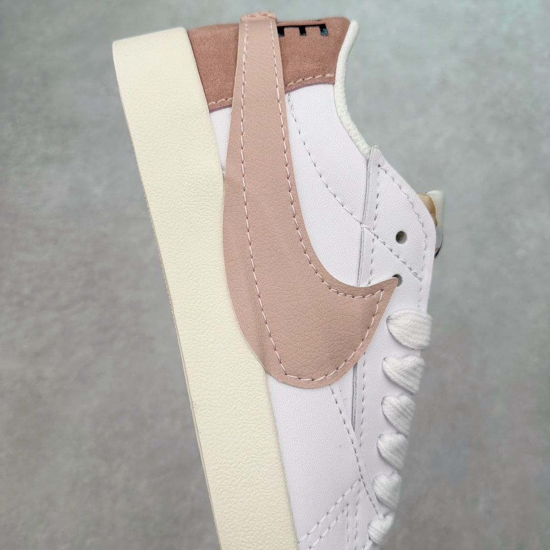 图片[6]-＃特价福利 NK Blazer Low \’77 Jumbo 开拓者大钩 DQ1470 焕新升级经典 Blazer 鞋款 大号 Swoosh 突出新时代更加张扬的潮流感 对经典的又一次改良升级 大号 Swoosh 设计结合宽大鞋带 符合当下潮流意趣 橡胶外底融入凸起人字形底纹增添几分户外感觉 尺码：36 36.5 37.5 38 38.5 39 40 40.5 41 42 42.5 43 44 44.5 45-选品中心