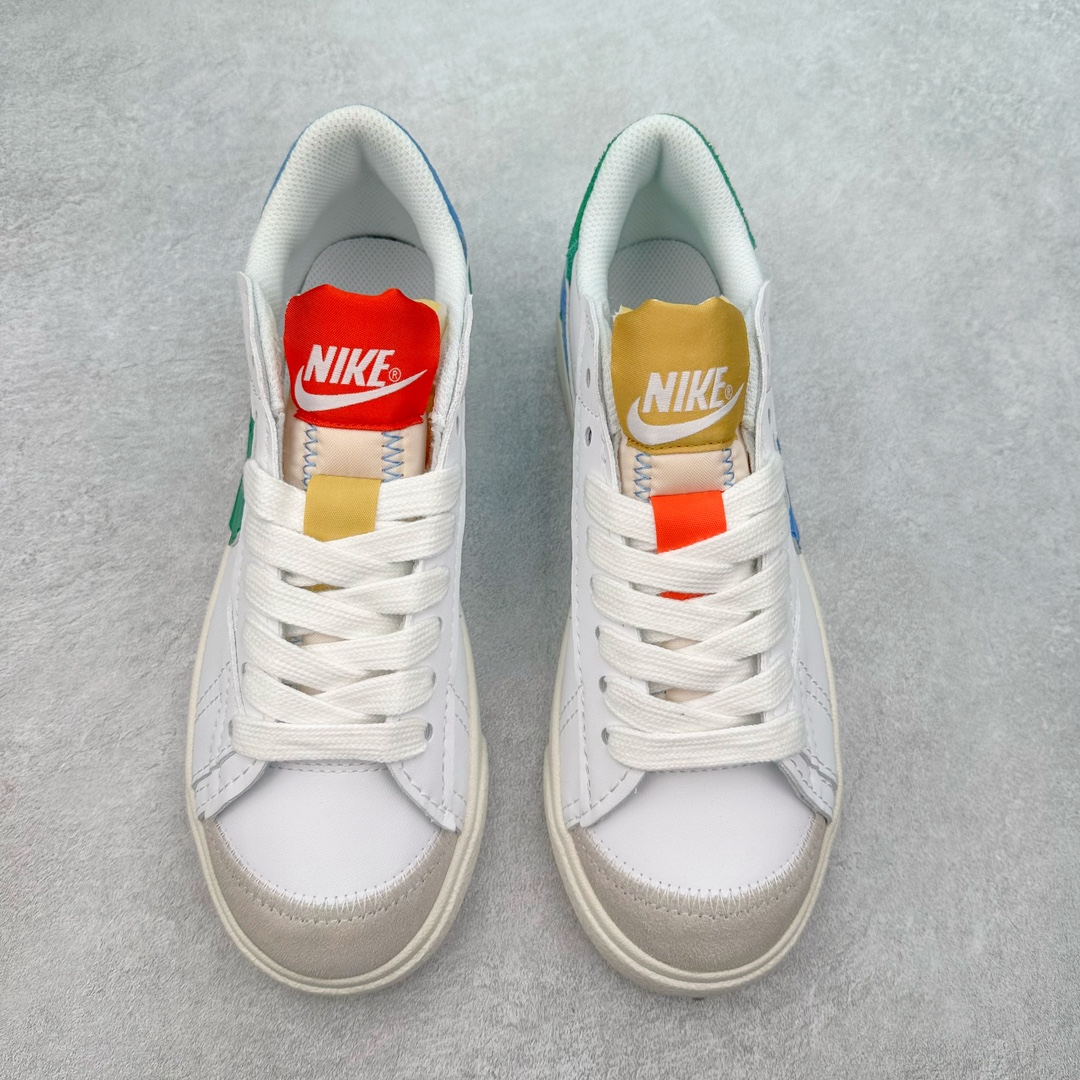 图片[2]-＃特价福利 NK Blazer Low \’77 Jumbo 开拓者大钩 DQ1470 焕新升级经典 Blazer 鞋款 大号 Swoosh 突出新时代更加张扬的潮流感 对经典的又一次改良升级 大号 Swoosh 设计结合宽大鞋带 符合当下潮流意趣 橡胶外底融入凸起人字形底纹增添几分户外感觉 尺码：36 36.5 37.5 38 38.5 39 40 40.5 41 42 42.5 43 44 44.5 45-选品中心