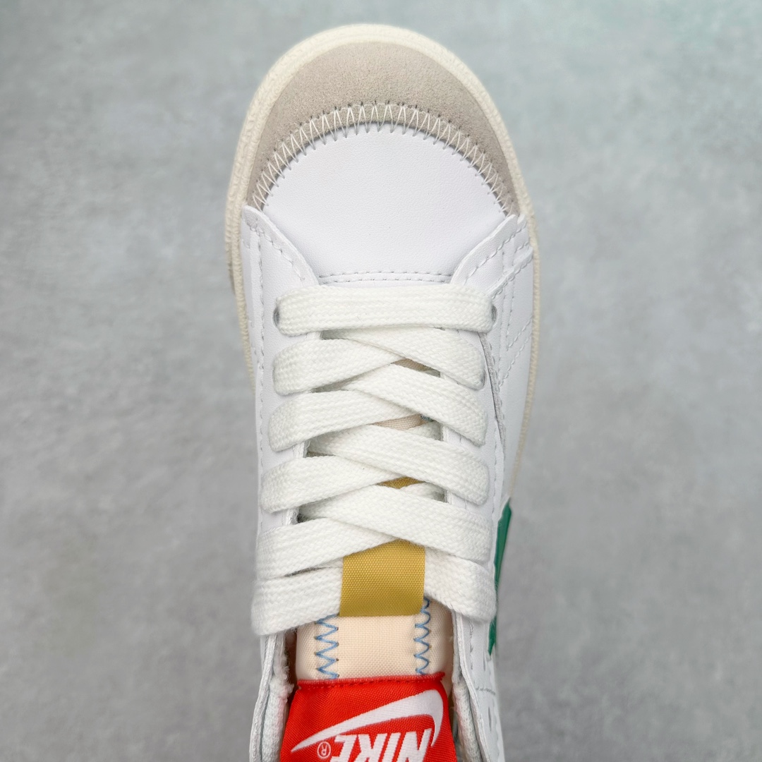 图片[4]-＃特价福利 NK Blazer Low \’77 Jumbo 开拓者大钩 DQ1470 焕新升级经典 Blazer 鞋款 大号 Swoosh 突出新时代更加张扬的潮流感 对经典的又一次改良升级 大号 Swoosh 设计结合宽大鞋带 符合当下潮流意趣 橡胶外底融入凸起人字形底纹增添几分户外感觉 尺码：36 36.5 37.5 38 38.5 39 40 40.5 41 42 42.5 43 44 44.5 45-选品中心