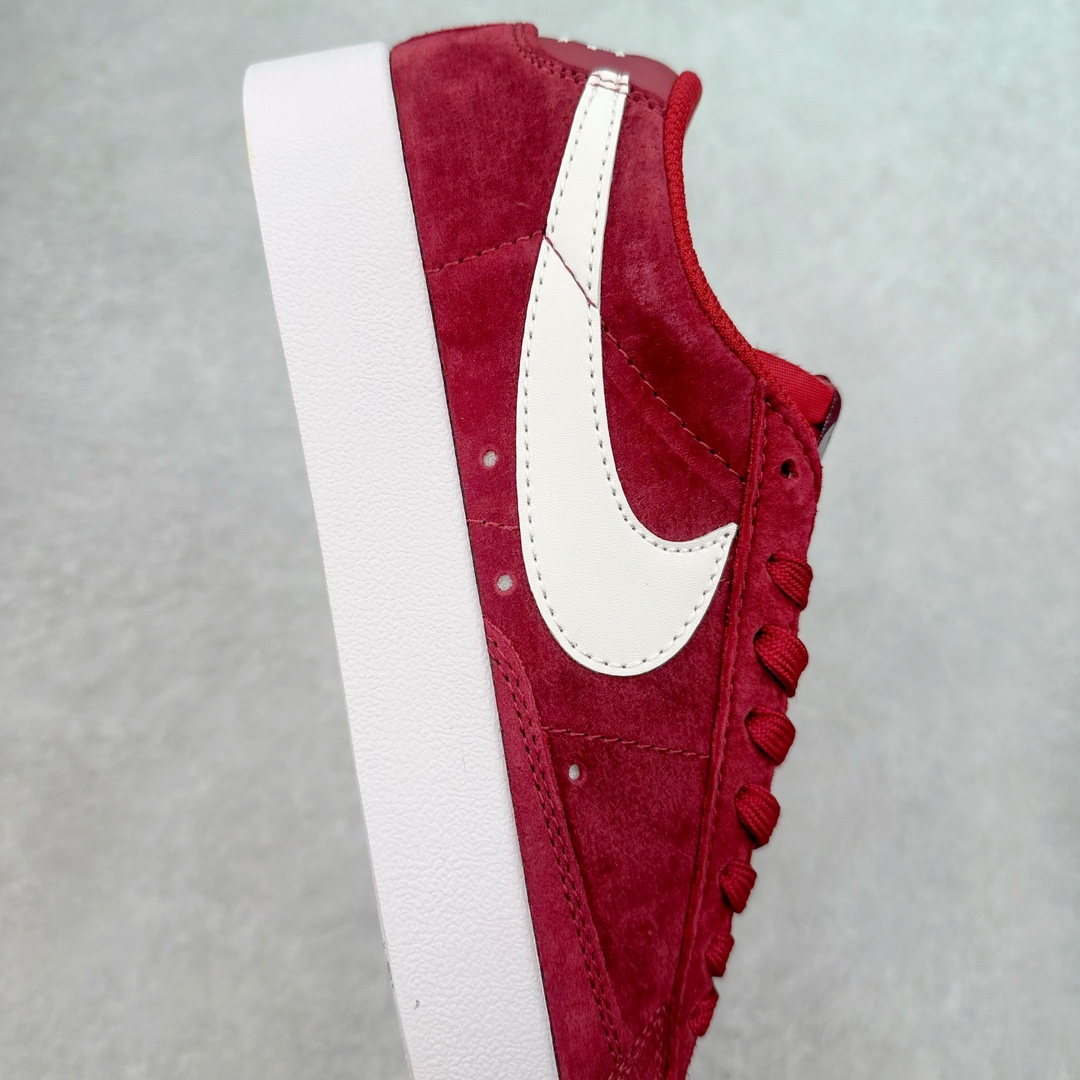 图片[6]-＃特价福利 NK Blazer Low \’77 Jumbo 开拓者大钩 DQ1470 焕新升级经典 Blazer 鞋款 大号 Swoosh 突出新时代更加张扬的潮流感 对经典的又一次改良升级 大号 Swoosh 设计结合宽大鞋带 符合当下潮流意趣 橡胶外底融入凸起人字形底纹增添几分户外感觉 尺码：36 36.5 37.5 38 38.5 39 40 40.5 41 42 42.5 43 44 44.5 45-选品中心