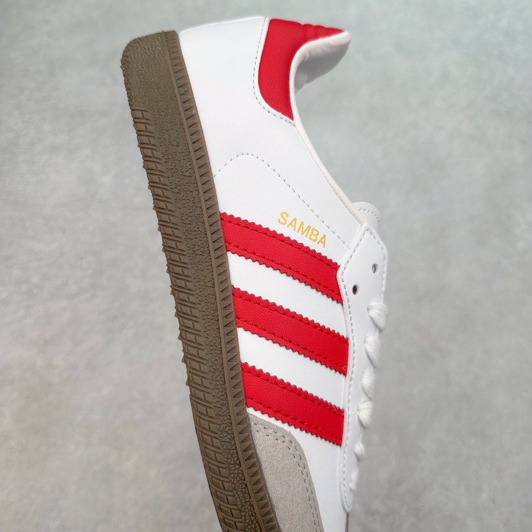 图片[6]-＃特价福利 AD Original Samba OG/Gazelle Indoor Trainers 复古经典轻便板鞋 口碑大厂出品 品控大底版型不断改良更新 全套原纸板楦头开发 确保原汁原味 完美呈现桑巴版型 一比一鞋头弧度高度鞋身弧度 此版本只针对中端市场 皮料材质有所更替 其他数据细节工艺流程均保持一致 绝不口嗨 细节品控鞋型随意对比 正确烫金高频细节 原装纳米超迁皮料 独家私模橡胶大底 原盒原配 这款桑巴鞋展示了高质量的工艺 带有装饰的超锁缝制和无缝的手感 柔软、柔软的皮革造型和标志性的3条纹完成了精致的外观 正规合身鞋带 鞋面上有绒面鞋垫 橡胶鞋底 享受正畸套筒软感 自50年代首次亮相以来就一直在赢得粉丝的青睐 尺码：36 36.5 37.5 38 38.5 39 40 40.5 41 42 42.5 43 44 44.5 45-选品中心