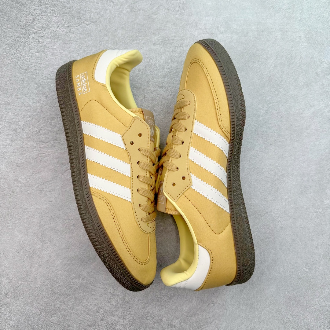 图片[3]-＃特价福利 AD Original Samba OG/Gazelle Indoor Trainers 复古经典轻便板鞋 口碑大厂出品 品控大底版型不断改良更新 全套原纸板楦头开发 确保原汁原味 完美呈现桑巴版型 一比一鞋头弧度高度鞋身弧度 此版本只针对中端市场 皮料材质有所更替 其他数据细节工艺流程均保持一致 绝不口嗨 细节品控鞋型随意对比 正确烫金高频细节 原装纳米超迁皮料 独家私模橡胶大底 原盒原配 这款桑巴鞋展示了高质量的工艺 带有装饰的超锁缝制和无缝的手感 柔软、柔软的皮革造型和标志性的3条纹完成了精致的外观 正规合身鞋带 鞋面上有绒面鞋垫 橡胶鞋底 享受正畸套筒软感 自50年代首次亮相以来就一直在赢得粉丝的青睐 尺码：36 36.5 37.5 38 38.5 39 40 40.5 41 42 42.5 43 44 44.5 45-选品中心