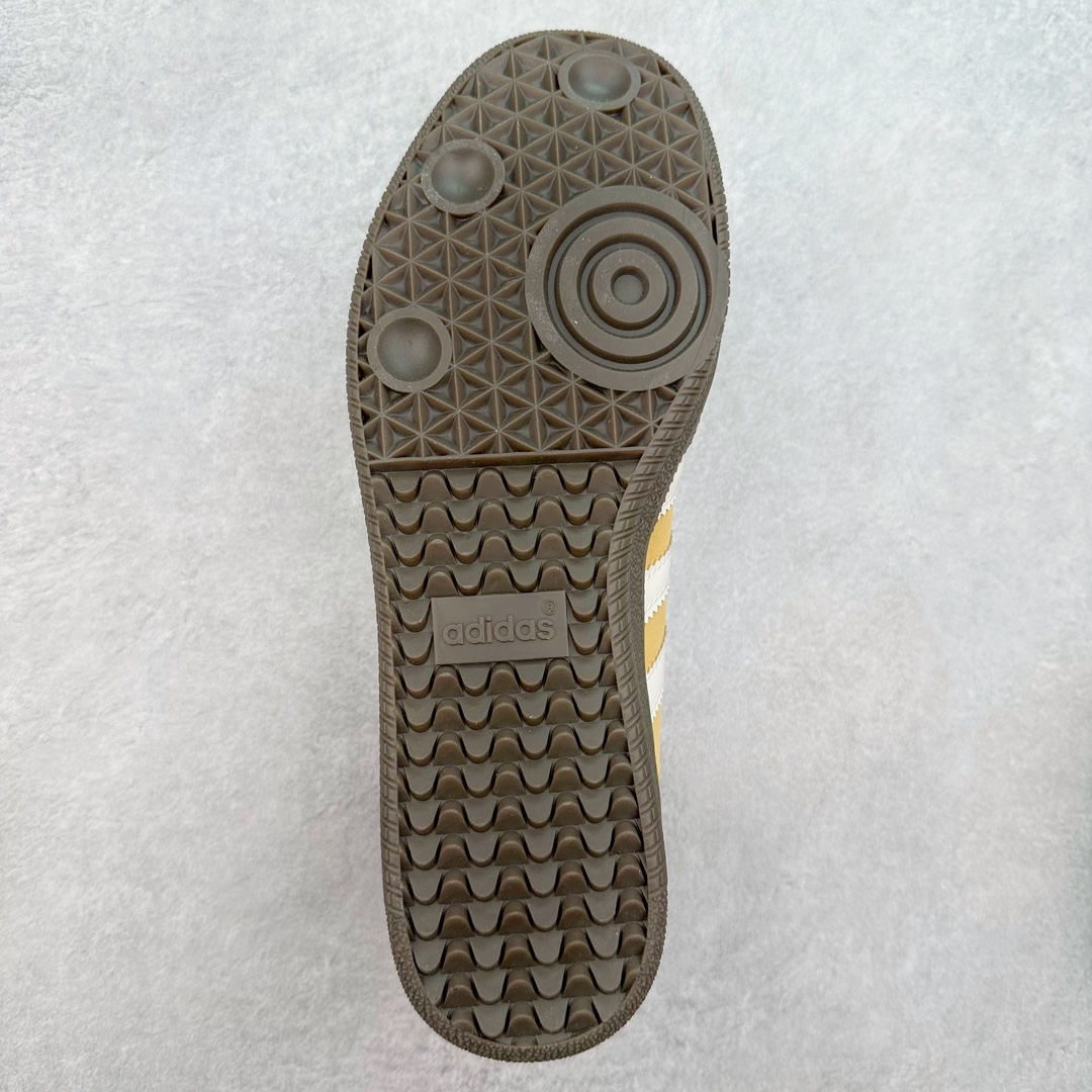 图片[9]-＃特价福利 AD Original Samba OG/Gazelle Indoor Trainers 复古经典轻便板鞋 口碑大厂出品 品控大底版型不断改良更新 全套原纸板楦头开发 确保原汁原味 完美呈现桑巴版型 一比一鞋头弧度高度鞋身弧度 此版本只针对中端市场 皮料材质有所更替 其他数据细节工艺流程均保持一致 绝不口嗨 细节品控鞋型随意对比 正确烫金高频细节 原装纳米超迁皮料 独家私模橡胶大底 原盒原配 这款桑巴鞋展示了高质量的工艺 带有装饰的超锁缝制和无缝的手感 柔软、柔软的皮革造型和标志性的3条纹完成了精致的外观 正规合身鞋带 鞋面上有绒面鞋垫 橡胶鞋底 享受正畸套筒软感 自50年代首次亮相以来就一直在赢得粉丝的青睐 尺码：36 36.5 37.5 38 38.5 39 40 40.5 41 42 42.5 43 44 44.5 45-选品中心