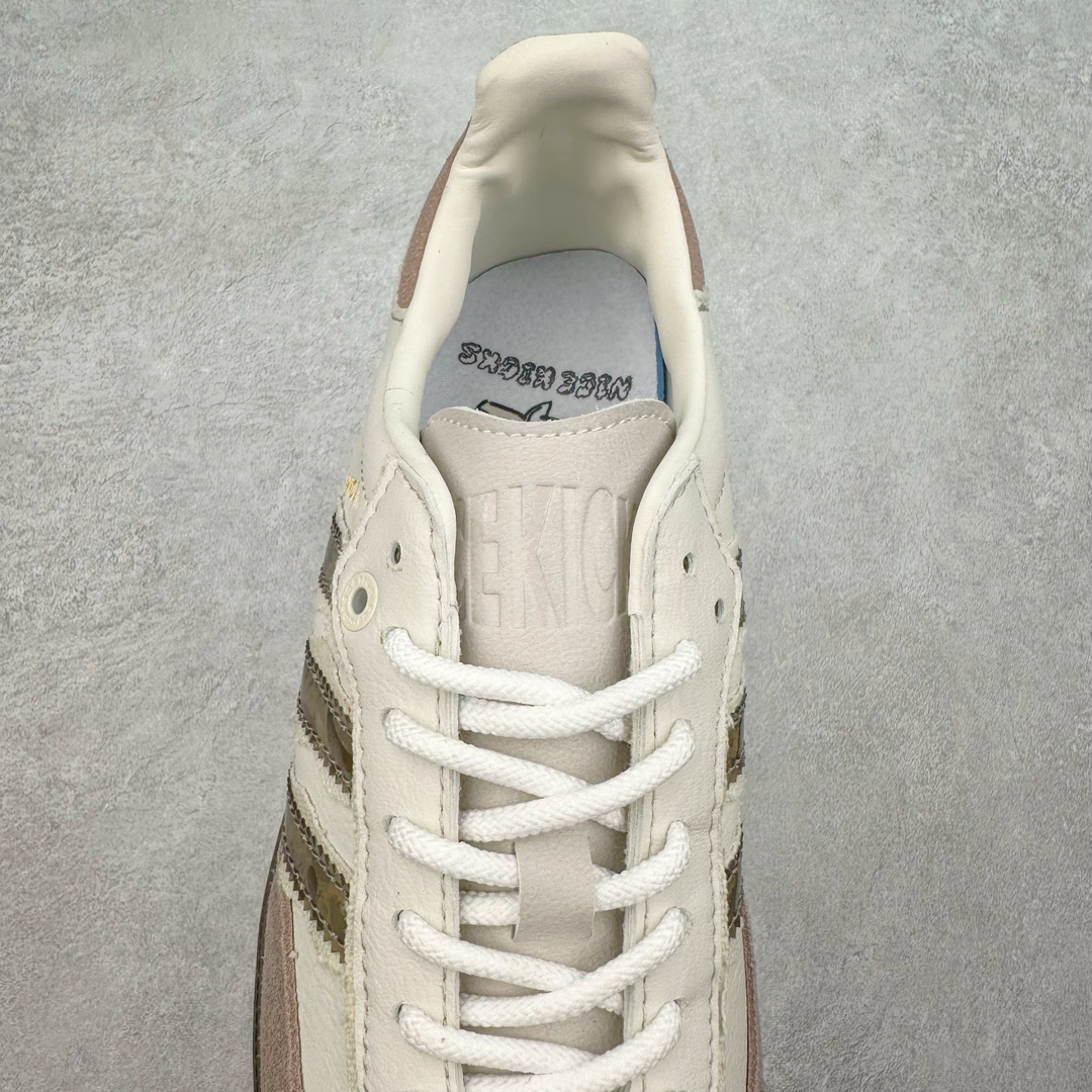 图片[5]-＃特价福利 AD Original Samba OG/Gazelle Indoor Trainers 复古经典轻便板鞋 口碑大厂出品 品控大底版型不断改良更新 全套原纸板楦头开发 确保原汁原味 完美呈现桑巴版型 一比一鞋头弧度高度鞋身弧度 此版本只针对中端市场 皮料材质有所更替 其他数据细节工艺流程均保持一致 绝不口嗨 细节品控鞋型随意对比 正确烫金高频细节 原装纳米超迁皮料 独家私模橡胶大底 原盒原配 这款桑巴鞋展示了高质量的工艺 带有装饰的超锁缝制和无缝的手感 柔软、柔软的皮革造型和标志性的3条纹完成了精致的外观 正规合身鞋带 鞋面上有绒面鞋垫 橡胶鞋底 享受正畸套筒软感 自50年代首次亮相以来就一直在赢得粉丝的青睐 尺码：36 36.5 37.5 38 38.5 39 40 40.5 41 42 42.5 43 44 44.5 45-选品中心