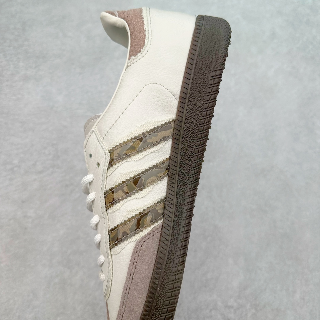 图片[7]-＃特价福利 AD Original Samba OG/Gazelle Indoor Trainers 复古经典轻便板鞋 口碑大厂出品 品控大底版型不断改良更新 全套原纸板楦头开发 确保原汁原味 完美呈现桑巴版型 一比一鞋头弧度高度鞋身弧度 此版本只针对中端市场 皮料材质有所更替 其他数据细节工艺流程均保持一致 绝不口嗨 细节品控鞋型随意对比 正确烫金高频细节 原装纳米超迁皮料 独家私模橡胶大底 原盒原配 这款桑巴鞋展示了高质量的工艺 带有装饰的超锁缝制和无缝的手感 柔软、柔软的皮革造型和标志性的3条纹完成了精致的外观 正规合身鞋带 鞋面上有绒面鞋垫 橡胶鞋底 享受正畸套筒软感 自50年代首次亮相以来就一直在赢得粉丝的青睐 尺码：36 36.5 37.5 38 38.5 39 40 40.5 41 42 42.5 43 44 44.5 45-选品中心