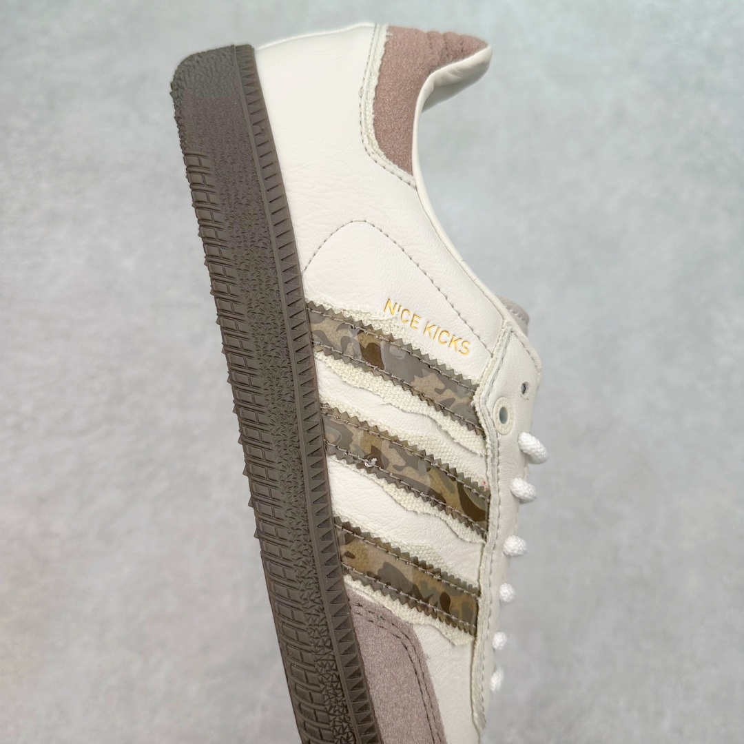 图片[6]-＃特价福利 AD Original Samba OG/Gazelle Indoor Trainers 复古经典轻便板鞋 口碑大厂出品 品控大底版型不断改良更新 全套原纸板楦头开发 确保原汁原味 完美呈现桑巴版型 一比一鞋头弧度高度鞋身弧度 此版本只针对中端市场 皮料材质有所更替 其他数据细节工艺流程均保持一致 绝不口嗨 细节品控鞋型随意对比 正确烫金高频细节 原装纳米超迁皮料 独家私模橡胶大底 原盒原配 这款桑巴鞋展示了高质量的工艺 带有装饰的超锁缝制和无缝的手感 柔软、柔软的皮革造型和标志性的3条纹完成了精致的外观 正规合身鞋带 鞋面上有绒面鞋垫 橡胶鞋底 享受正畸套筒软感 自50年代首次亮相以来就一直在赢得粉丝的青睐 尺码：36 36.5 37.5 38 38.5 39 40 40.5 41 42 42.5 43 44 44.5 45-选品中心