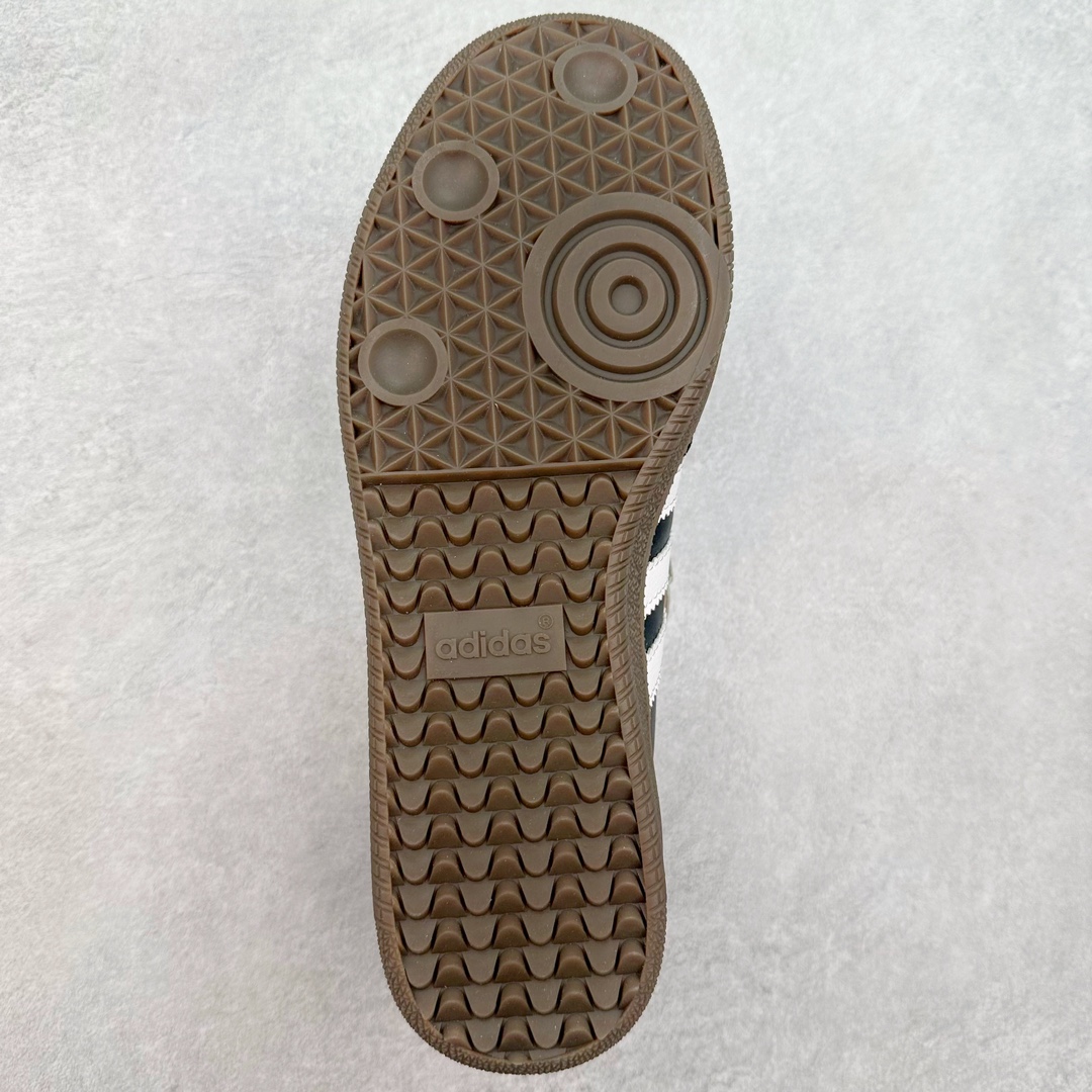 图片[9]-＃特价福利 AD Original Samba OG/Gazelle Indoor Trainers 复古经典轻便板鞋 口碑大厂出品 品控大底版型不断改良更新 全套原纸板楦头开发 确保原汁原味 完美呈现桑巴版型 一比一鞋头弧度高度鞋身弧度 此版本只针对中端市场 皮料材质有所更替 其他数据细节工艺流程均保持一致 绝不口嗨 细节品控鞋型随意对比 正确烫金高频细节 原装纳米超迁皮料 独家私模橡胶大底 原盒原配 这款桑巴鞋展示了高质量的工艺 带有装饰的超锁缝制和无缝的手感 柔软、柔软的皮革造型和标志性的3条纹完成了精致的外观 正规合身鞋带 鞋面上有绒面鞋垫 橡胶鞋底 享受正畸套筒软感 自50年代首次亮相以来就一直在赢得粉丝的青睐 尺码：36 36.5 37.5 38 38.5 39 40 40.5 41 42 42.5 43 44 44.5 45-选品中心