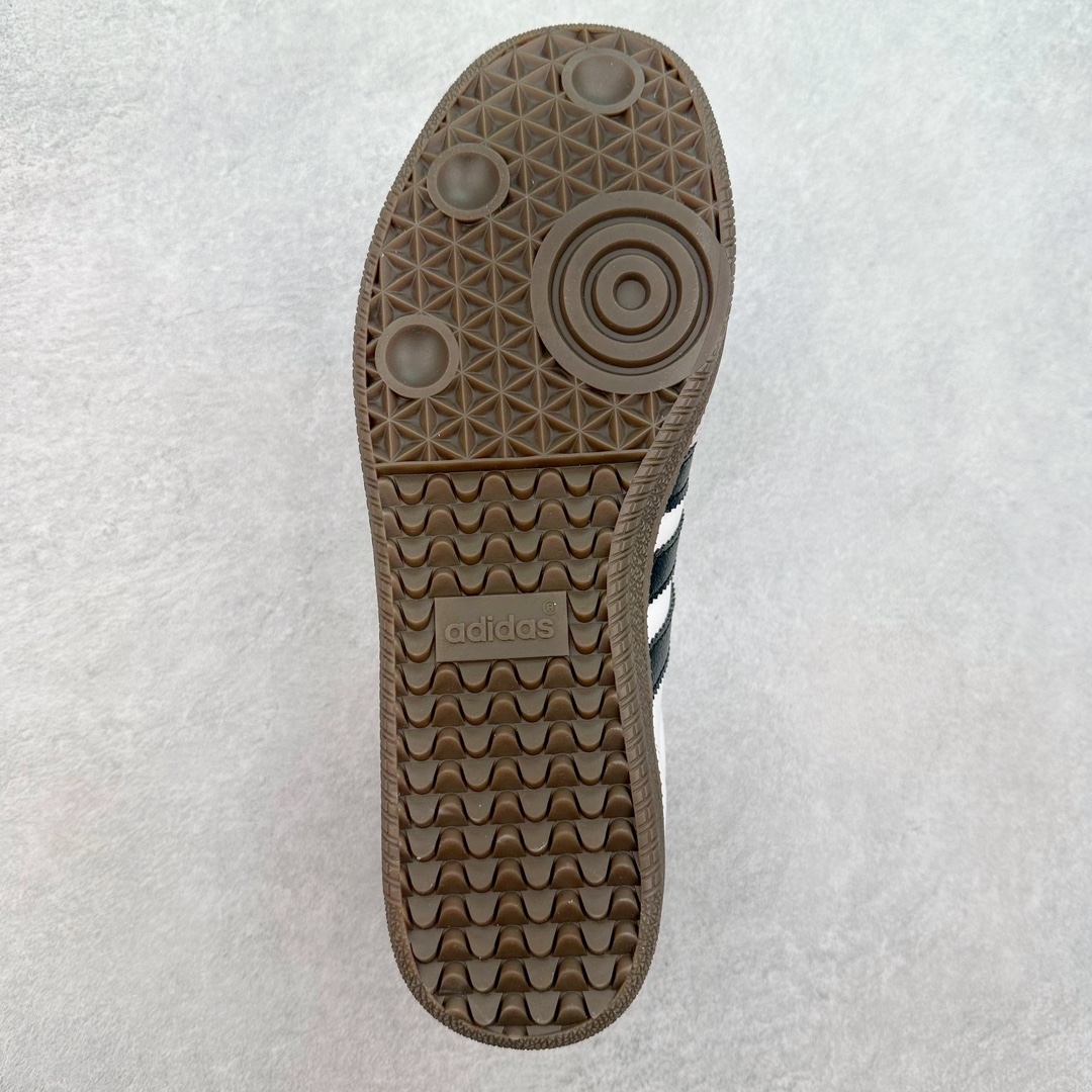 图片[9]-＃特价福利 AD Original Samba OG/Gazelle Indoor Trainers 复古经典轻便板鞋 口碑大厂出品 品控大底版型不断改良更新 全套原纸板楦头开发 确保原汁原味 完美呈现桑巴版型 一比一鞋头弧度高度鞋身弧度 此版本只针对中端市场 皮料材质有所更替 其他数据细节工艺流程均保持一致 绝不口嗨 细节品控鞋型随意对比 正确烫金高频细节 原装纳米超迁皮料 独家私模橡胶大底 原盒原配 这款桑巴鞋展示了高质量的工艺 带有装饰的超锁缝制和无缝的手感 柔软、柔软的皮革造型和标志性的3条纹完成了精致的外观 正规合身鞋带 鞋面上有绒面鞋垫 橡胶鞋底 享受正畸套筒软感 自50年代首次亮相以来就一直在赢得粉丝的青睐 尺码：36 36.5 37.5 38 38.5 39 40 40.5 41 42 42.5 43 44 44.5 45-选品中心