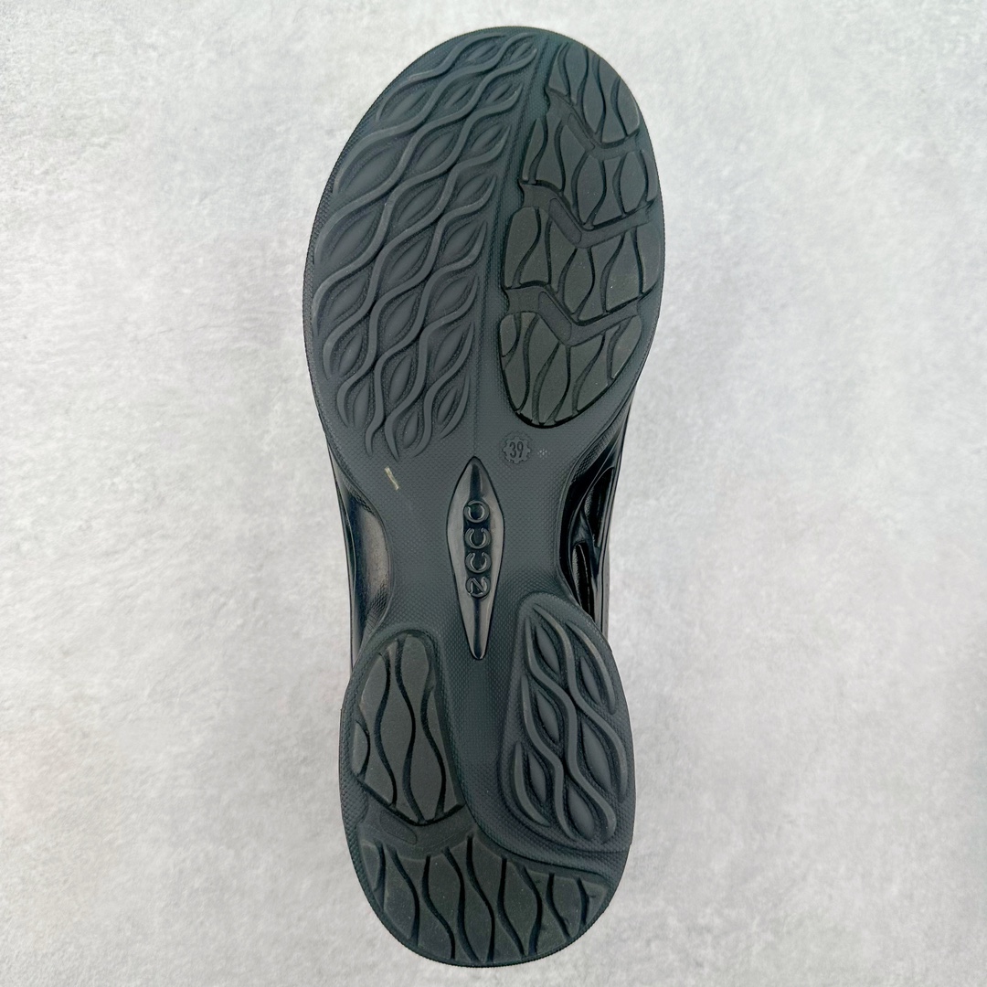 图片[9]-ECCO爱步2024年新款户外鞋防水透气越野跑鞋 健步踪迹系列 鞋面设有GORE-TEX防水薄膜 给你贴心防水保护 防水透气 直接注塑工艺连接鞋面与鞋底 一体成型 合脚稳固 BIOM自然律动科技鞋楦 符合人体工学 长效缓震带来裸足体验 橡胶大底 结合橡胶凸起鞋钉设计 适应多种地形 提供强劲抓地力与耐磨性 稳定支撑 越野无束 尺码：39 40 41 42 43 44（正常码）-选品中心