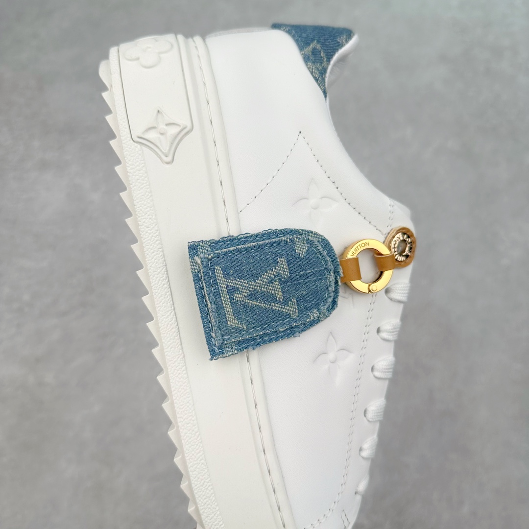 图片[6]-Louis Vuitton 路易威登 lv Time Out 低帮时尚运动板鞋 为舒软小牛皮革压印金属质感 Monogram 图案 再令 Louis 和vuitton 装饰点缀鞋带 与卢勒克斯金属线共同 释放莹泽光芒 搭配后部 Monogram帆布饰边和加厚胎面橡胶外底 鞋面胎牛皮和进口PVC制裁而成 高密度进口电脑车线工艺、经典LOGO跟PVC完美结合 原版大底开模 内里采用进口羊皮 超软皮内里+鞋垫 最新LV/路易威登 杨幂 关晓彤 官方等多明星网红同款 快手抖音等多平台热推 尺码：35 36 37 38 39 40 41 42 43 44-选品中心