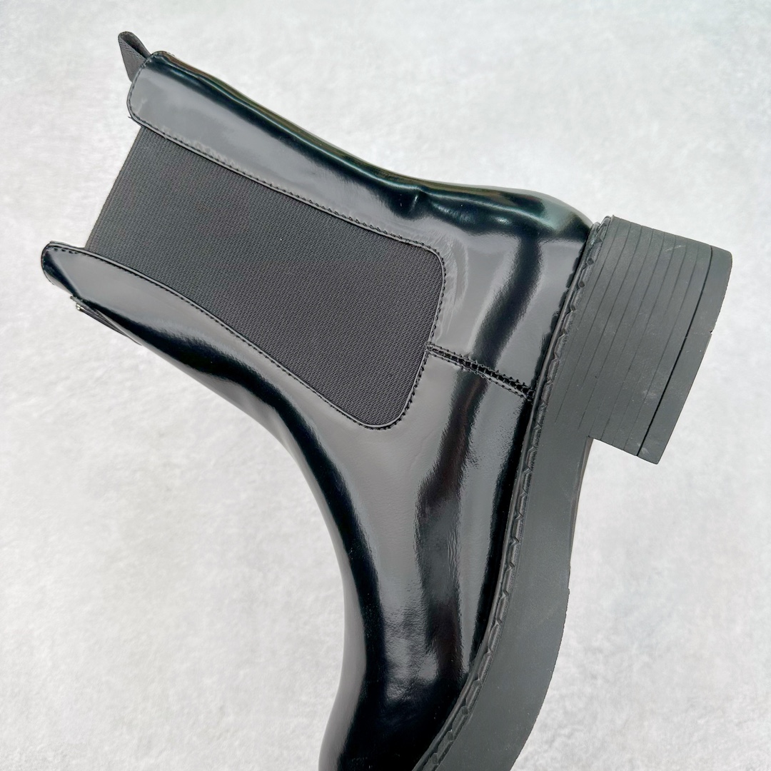 图片[7]-＃GD广顶 PRADA 普拉达秋冬时尚潮流松糕底厚底骑士靴短靴 鞋型秀气大方 三角标加持 高级感拉满 无论日常通勤还是小场合都能穿出气场意大利著名的奢侈品品牌 普拉达这款牛皮面演绎prada式的黑暗优雅风情 鞋头很是秀气 鞋楦的复古与时尚平衡的非常好 没有平时别的款式的呆板整体是休闲时尚风 风格简约大方 舒适轻便 小牛皮鞋面超级软触感亲肤而光滑 很显质感也很好打理 设计摆脱路人感 打破沉闷单调 真的超级清秀百搭 而且这款增高效果一绝 特别有英伦风但又不是太过于复古的也很符合都市年轻人的审美 尺码：35 36 37 38 39 40 41-选品中心