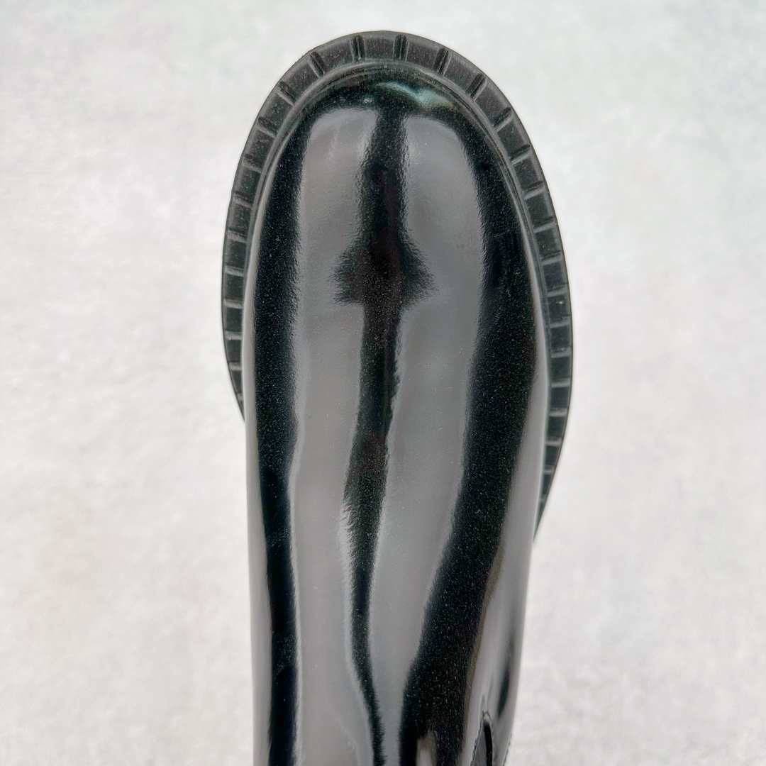 图片[4]-＃GD广顶 PRADA 普拉达秋冬时尚潮流松糕底厚底骑士靴短靴 鞋型秀气大方 三角标加持 高级感拉满 无论日常通勤还是小场合都能穿出气场意大利著名的奢侈品品牌 普拉达这款牛皮面演绎prada式的黑暗优雅风情 鞋头很是秀气 鞋楦的复古与时尚平衡的非常好 没有平时别的款式的呆板整体是休闲时尚风 风格简约大方 舒适轻便 小牛皮鞋面超级软触感亲肤而光滑 很显质感也很好打理 设计摆脱路人感 打破沉闷单调 真的超级清秀百搭 而且这款增高效果一绝 特别有英伦风但又不是太过于复古的也很符合都市年轻人的审美 尺码：35 36 37 38 39 40 41-选品中心