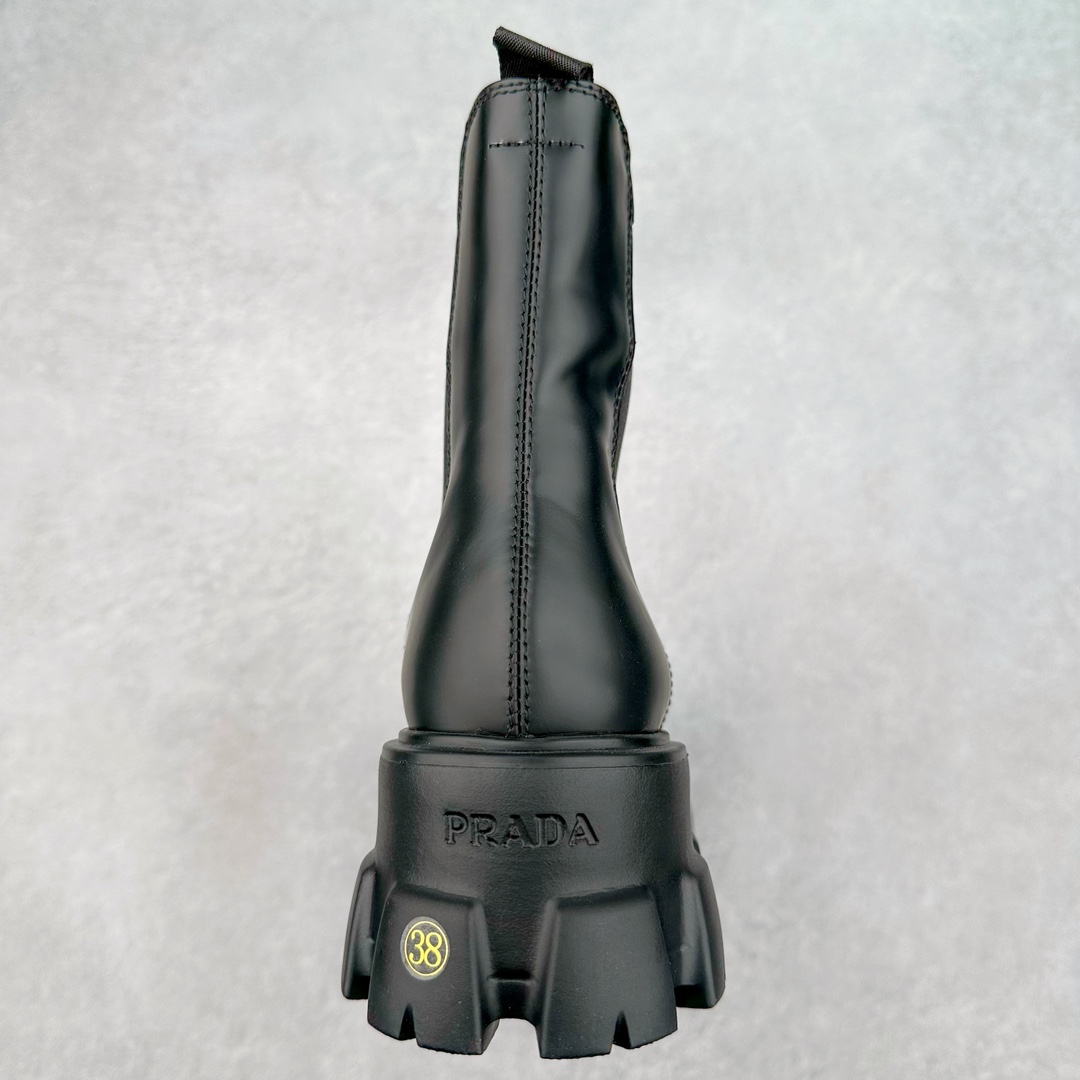 图片[8]-＃GD广顶 PRADA 普拉达秋冬时尚潮流松糕底厚底骑士靴短靴 鞋型秀气大方 三角标加持 高级感拉满 无论日常通勤还是小场合都能穿出气场意大利著名的奢侈品品牌 普拉达这款牛皮面演绎prada式的黑暗优雅风情 鞋头很是秀气 鞋楦的复古与时尚平衡的非常好 没有平时别的款式的呆板整体是休闲时尚风 风格简约大方 舒适轻便 小牛皮鞋面超级软触感亲肤而光滑 很显质感也很好打理 设计摆脱路人感 打破沉闷单调 真的超级清秀百搭 而且这款增高效果一绝 特别有英伦风但又不是太过于复古的也很符合都市年轻人的审美 尺码：35 36 37 38 39 40 41-选品中心