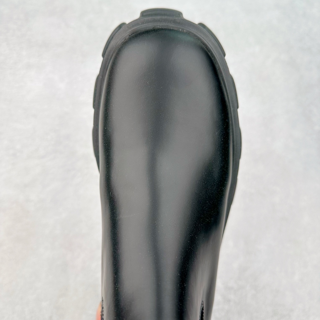 图片[4]-＃GD广顶 PRADA 普拉达秋冬时尚潮流松糕底厚底骑士靴短靴 鞋型秀气大方 三角标加持 高级感拉满 无论日常通勤还是小场合都能穿出气场意大利著名的奢侈品品牌 普拉达这款牛皮面演绎prada式的黑暗优雅风情 鞋头很是秀气 鞋楦的复古与时尚平衡的非常好 没有平时别的款式的呆板整体是休闲时尚风 风格简约大方 舒适轻便 小牛皮鞋面超级软触感亲肤而光滑 很显质感也很好打理 设计摆脱路人感 打破沉闷单调 真的超级清秀百搭 而且这款增高效果一绝 特别有英伦风但又不是太过于复古的也很符合都市年轻人的审美 尺码：35 36 37 38 39 40 41-选品中心