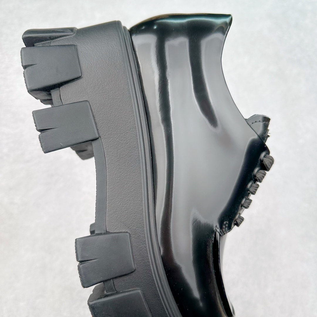 图片[6]-＃GD广顶 PRADA Monolith 普拉达皮革休闲平底乐福鞋 春夏最好的穿的乐福鞋 没有之一鞋型秀气大方 三角标加持 高级感拉满 无论日常通勤还是小场合都能穿出气场意大利著名的奢侈品品牌 普拉达这款牛皮面演绎prada式的黑暗优雅风情 鞋头很是秀气 鞋楦的复古与时尚平衡的非常好 没有平时别的款式的呆板整体是休闲时尚风 风格简约大方 舒适轻便 小牛皮鞋面超级软触感亲肤而光滑 很显质感也很好打理 设计摆脱路人感 打破沉闷单调 真的超级清秀百搭 而且这款增高效果一绝 特别有英伦风但又不是太过于复古的也很符合都市年轻人的审美 尺码：35 36 37 38 39 40 41-选品中心