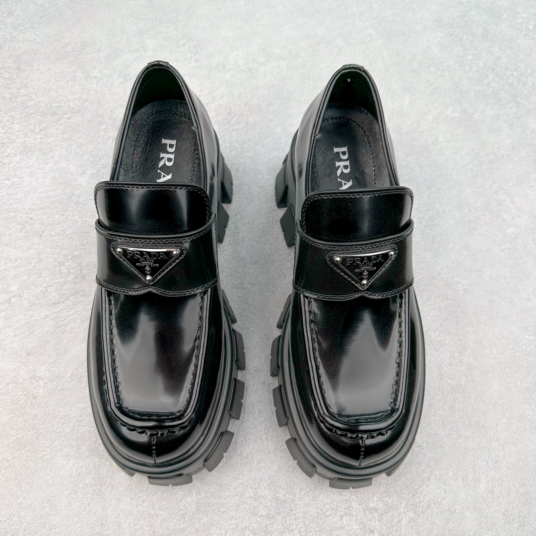 图片[2]-＃GD广顶 PRADA Monolith 普拉达皮革休闲平底乐福鞋 春夏最好的穿的乐福鞋 没有之一鞋型秀气大方 三角标加持 高级感拉满 无论日常通勤还是小场合都能穿出气场意大利著名的奢侈品品牌 普拉达这款牛皮面演绎prada式的黑暗优雅风情 鞋头很是秀气 鞋楦的复古与时尚平衡的非常好 没有平时别的款式的呆板整体是休闲时尚风 风格简约大方 舒适轻便 小牛皮鞋面超级软触感亲肤而光滑 很显质感也很好打理 设计摆脱路人感 打破沉闷单调 真的超级清秀百搭 而且这款增高效果一绝 特别有英伦风但又不是太过于复古的也很符合都市年轻人的审美 尺码：35 36 37 38 39 40 41-选品中心