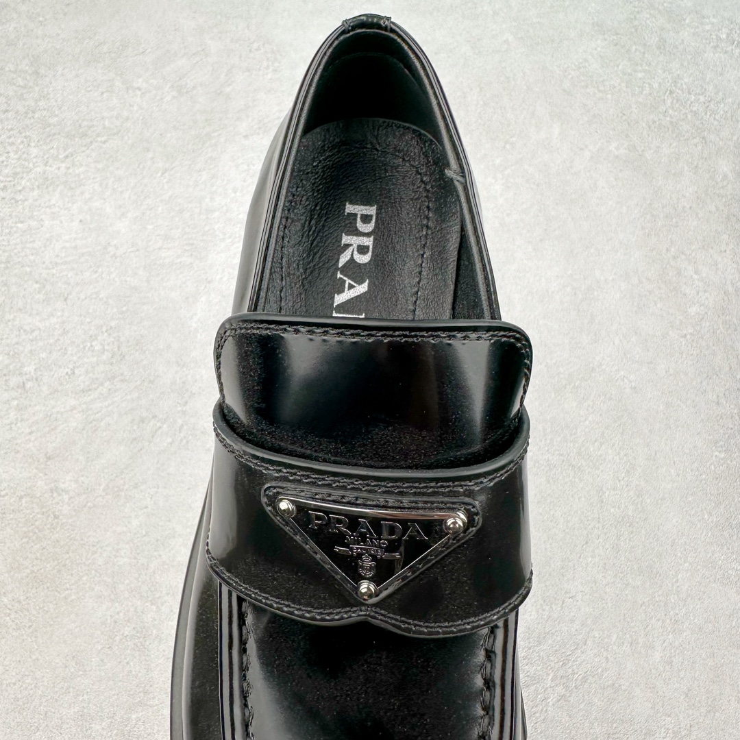 图片[5]-＃GD广顶 PRADA Monolith 普拉达皮革休闲平底乐福鞋 春夏最好的穿的乐福鞋 没有之一鞋型秀气大方 三角标加持 高级感拉满 无论日常通勤还是小场合都能穿出气场意大利著名的奢侈品品牌 普拉达这款牛皮面演绎prada式的黑暗优雅风情 鞋头很是秀气 鞋楦的复古与时尚平衡的非常好 没有平时别的款式的呆板整体是休闲时尚风 风格简约大方 舒适轻便 小牛皮鞋面超级软触感亲肤而光滑 很显质感也很好打理 设计摆脱路人感 打破沉闷单调 真的超级清秀百搭 而且这款增高效果一绝 特别有英伦风但又不是太过于复古的也很符合都市年轻人的审美 尺码：35 36 37 38 39 40 41-选品中心
