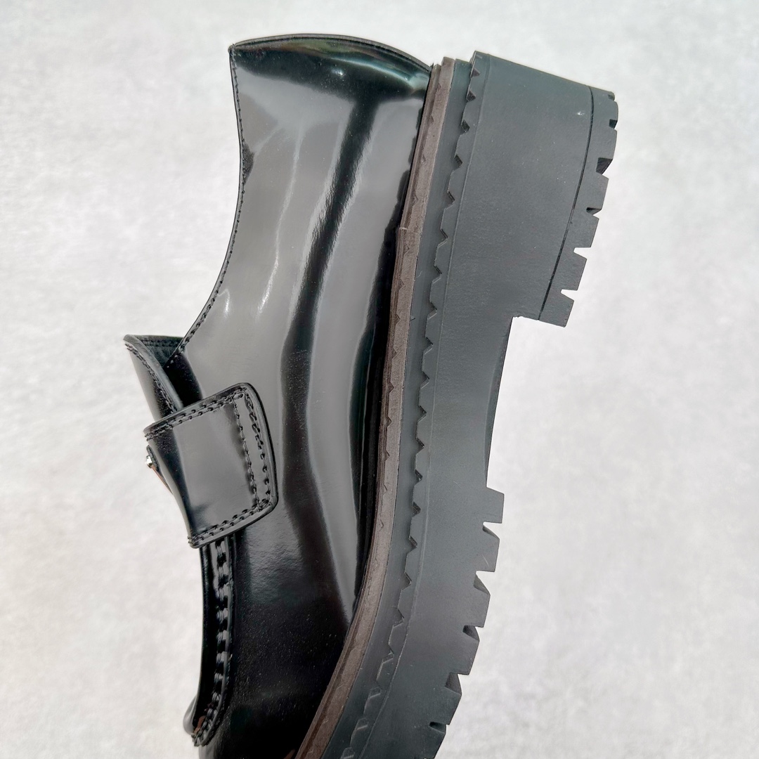 图片[7]-＃GD广顶 PRADA Monolith 普拉达皮革休闲平底乐福鞋 春夏最好的穿的乐福鞋 没有之一鞋型秀气大方 三角标加持 高级感拉满 无论日常通勤还是小场合都能穿出气场意大利著名的奢侈品品牌 普拉达这款牛皮面演绎prada式的黑暗优雅风情 鞋头很是秀气 鞋楦的复古与时尚平衡的非常好 没有平时别的款式的呆板整体是休闲时尚风 风格简约大方 舒适轻便 小牛皮鞋面超级软触感亲肤而光滑 很显质感也很好打理 设计摆脱路人感 打破沉闷单调 真的超级清秀百搭 而且这款增高效果一绝 特别有英伦风但又不是太过于复古的也很符合都市年轻人的审美 尺码：35 36 37 38 39 40 41-选品中心