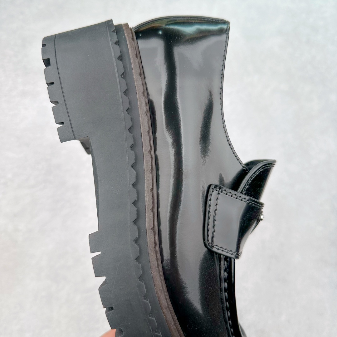 图片[6]-＃GD广顶 PRADA Monolith 普拉达皮革休闲平底乐福鞋 春夏最好的穿的乐福鞋 没有之一鞋型秀气大方 三角标加持 高级感拉满 无论日常通勤还是小场合都能穿出气场意大利著名的奢侈品品牌 普拉达这款牛皮面演绎prada式的黑暗优雅风情 鞋头很是秀气 鞋楦的复古与时尚平衡的非常好 没有平时别的款式的呆板整体是休闲时尚风 风格简约大方 舒适轻便 小牛皮鞋面超级软触感亲肤而光滑 很显质感也很好打理 设计摆脱路人感 打破沉闷单调 真的超级清秀百搭 而且这款增高效果一绝 特别有英伦风但又不是太过于复古的也很符合都市年轻人的审美 尺码：35 36 37 38 39 40 41-选品中心