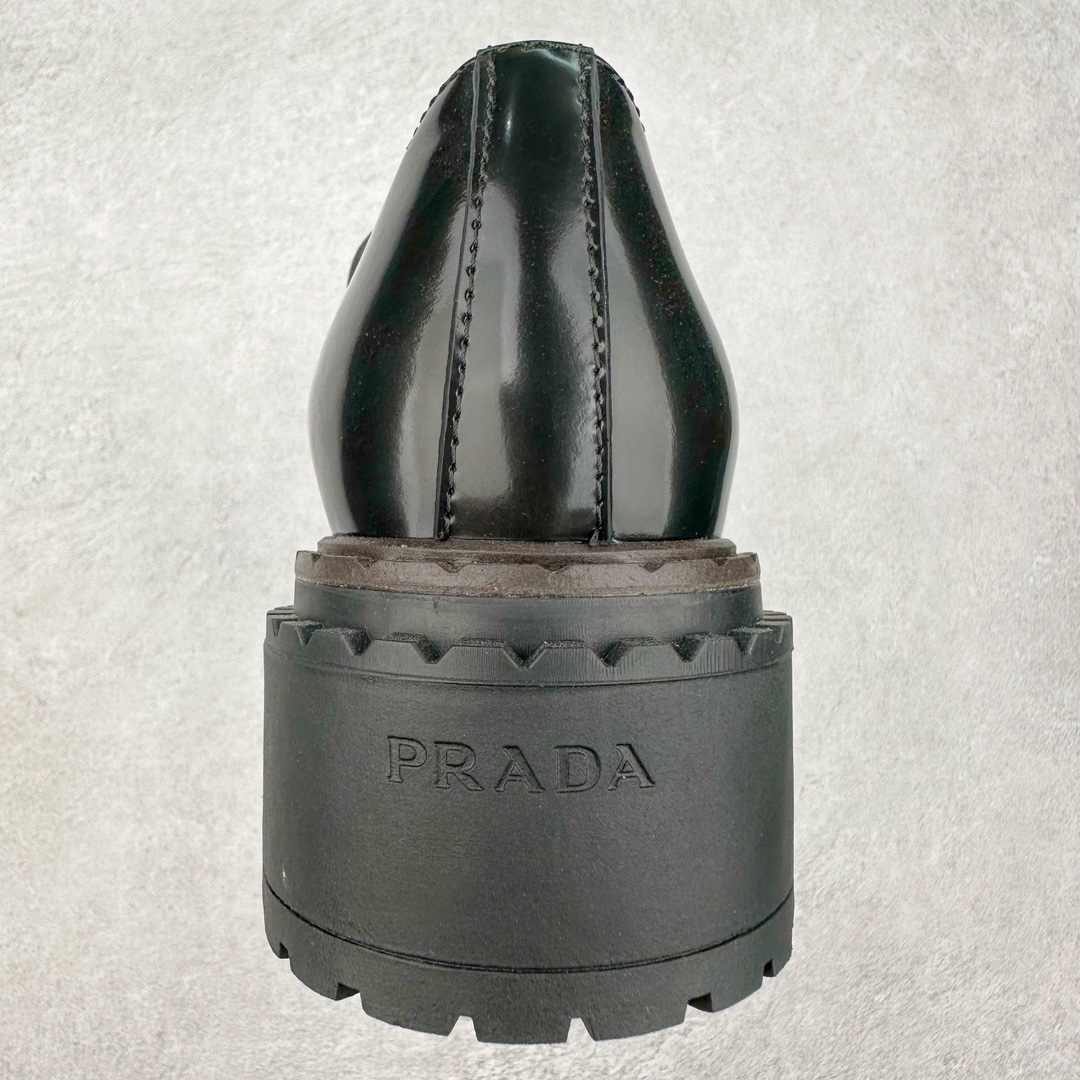 图片[8]-＃GD广顶 PRADA Monolith 普拉达皮革休闲平底乐福鞋 春夏最好的穿的乐福鞋 没有之一鞋型秀气大方 三角标加持 高级感拉满 无论日常通勤还是小场合都能穿出气场意大利著名的奢侈品品牌 普拉达这款牛皮面演绎prada式的黑暗优雅风情 鞋头很是秀气 鞋楦的复古与时尚平衡的非常好 没有平时别的款式的呆板整体是休闲时尚风 风格简约大方 舒适轻便 小牛皮鞋面超级软触感亲肤而光滑 很显质感也很好打理 设计摆脱路人感 打破沉闷单调 真的超级清秀百搭 而且这款增高效果一绝 特别有英伦风但又不是太过于复古的也很符合都市年轻人的审美 尺码：35 36 37 38 39 40 41-选品中心