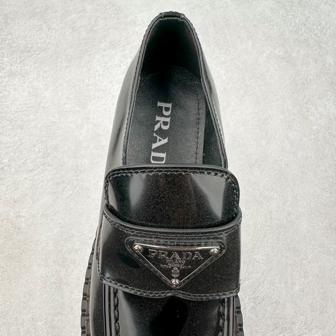图片[5]-＃GD广顶 PRADA Monolith 普拉达皮革休闲平底乐福鞋 春夏最好的穿的乐福鞋 没有之一鞋型秀气大方 三角标加持 高级感拉满 无论日常通勤还是小场合都能穿出气场意大利著名的奢侈品品牌 普拉达这款牛皮面演绎prada式的黑暗优雅风情 鞋头很是秀气 鞋楦的复古与时尚平衡的非常好 没有平时别的款式的呆板整体是休闲时尚风 风格简约大方 舒适轻便 小牛皮鞋面超级软触感亲肤而光滑 很显质感也很好打理 设计摆脱路人感 打破沉闷单调 真的超级清秀百搭 而且这款增高效果一绝 特别有英伦风但又不是太过于复古的也很符合都市年轻人的审美 尺码：35 36 37 38 39 40 41-选品中心