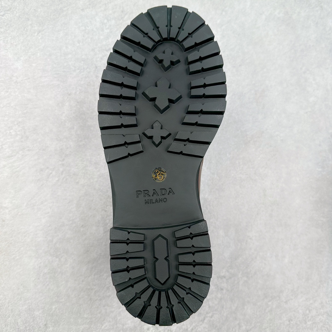 图片[9]-＃GD广顶 PRADA Monolith 普拉达皮革休闲平底乐福鞋 春夏最好的穿的乐福鞋 没有之一鞋型秀气大方 三角标加持 高级感拉满 无论日常通勤还是小场合都能穿出气场意大利著名的奢侈品品牌 普拉达这款牛皮面演绎prada式的黑暗优雅风情 鞋头很是秀气 鞋楦的复古与时尚平衡的非常好 没有平时别的款式的呆板整体是休闲时尚风 风格简约大方 舒适轻便 小牛皮鞋面超级软触感亲肤而光滑 很显质感也很好打理 设计摆脱路人感 打破沉闷单调 真的超级清秀百搭 而且这款增高效果一绝 特别有英伦风但又不是太过于复古的也很符合都市年轻人的审美 尺码：35 36 37 38 39 40 41-选品中心