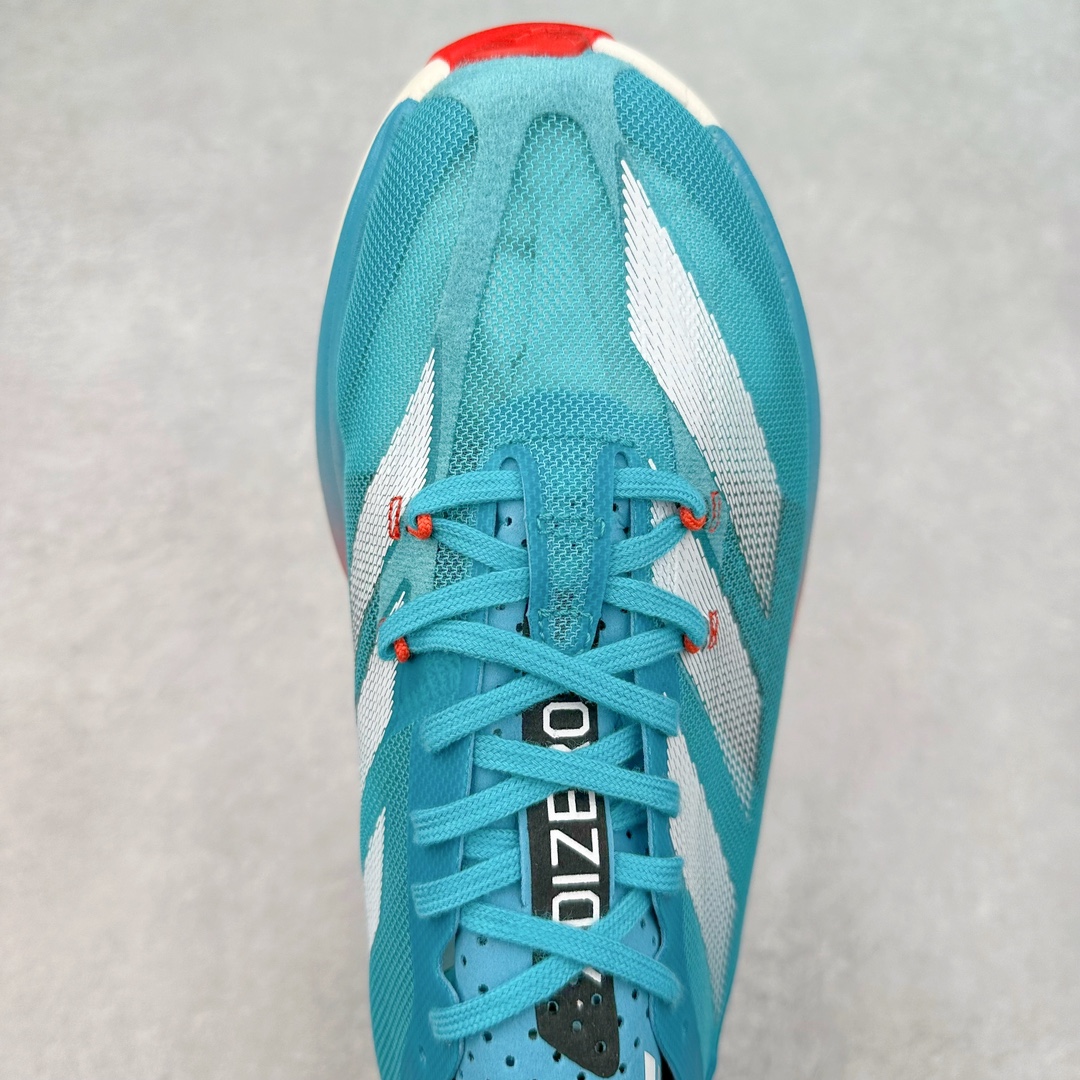 图片[4]-AD Adizero Adios Pro 3 马拉松竞速专业跑鞋 ID8473 CELERMESH针织网面非常轻薄 纤维间的缝隙很大 可以保证跑步时的透气、排汗效果 鞋舌直接与两侧的内衬和鞋底连接在一起 在跑步过程中不会被鞋舌的左右移动所困扰 在标准鞋带孔的基础上再拓宽一组鞋带孔 适合不同脚型的需求 突破性 EnergyRods 技术，有助于跑者实现更好的成绩 中底独特的LIGHTSTRIKE PRO泡棉材质 微弹感觉在跑步过程中给予了良好的支撑体验 对于顶级精英和高水平进阶跑者来说 ADIOS PRO是一双值得信赖的竞速比赛用鞋 尺码：36 36.5 37.5 38 38.5 39 40 40.5 41 42 42.5 43 44 44.5 45-选品中心