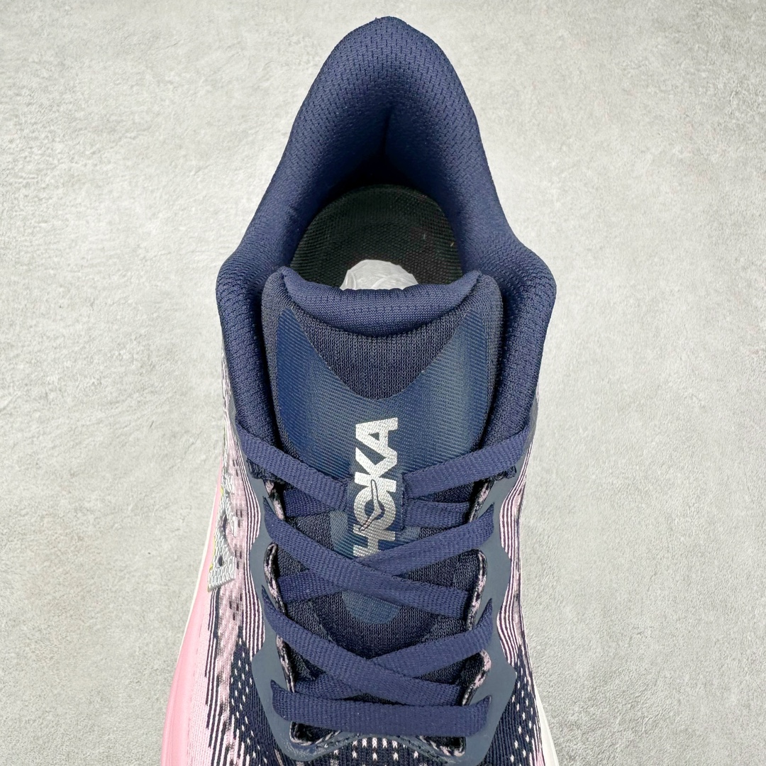 图片[5]-HOKA ONE ONE SKY Flow 低帮舒适百搭防滑耐磨低帮休闲跑步鞋男女同款 始终致力于为所有跑者提供更新、更好的跑步装备 相比常规跑鞋 HOKA ONE ONE特别研发使用性能独特的几何形跑鞋中底 此种鞋底更厚、更高、回弹性也更好 除了卓越的缓冲性能 它还能为各种阶段的跑者带来更具动感、更加稳定的跑步体验 HOKA One One从设计之初就清楚意识到 要保证跑者步幅的均匀一致 双脚自然而然的运动至关重要 尺码：36 36.5 37.5 38 38.5 39 40 40.5 41 42 42.5 43 44 44.5 45-选品中心