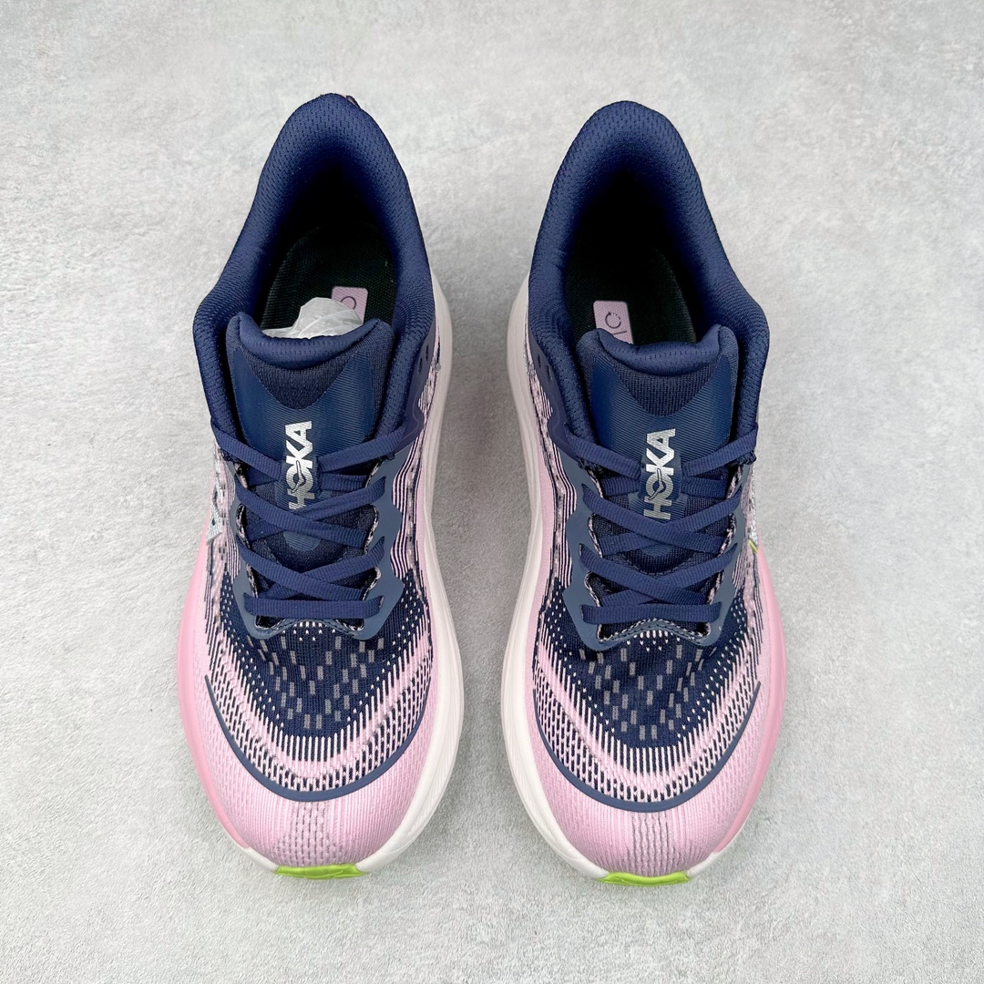 图片[2]-HOKA ONE ONE SKY Flow 低帮舒适百搭防滑耐磨低帮休闲跑步鞋男女同款 始终致力于为所有跑者提供更新、更好的跑步装备 相比常规跑鞋 HOKA ONE ONE特别研发使用性能独特的几何形跑鞋中底 此种鞋底更厚、更高、回弹性也更好 除了卓越的缓冲性能 它还能为各种阶段的跑者带来更具动感、更加稳定的跑步体验 HOKA One One从设计之初就清楚意识到 要保证跑者步幅的均匀一致 双脚自然而然的运动至关重要 尺码：36 36.5 37.5 38 38.5 39 40 40.5 41 42 42.5 43 44 44.5 45-选品中心