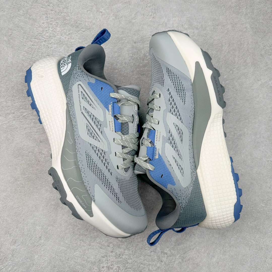 图片[3]-THE NORTH FACE 北面防滑耐磨防水低帮户外功能鞋 有许多相当专业的户外爱好者 非常关心像是越野跑、专业登山鞋等一系列的户外鞋款开箱 本次介绍比较不一样的休闲机能鞋 带来登山朋友爱用的户外品牌北面The North Face的休闲系列徒步鞋款介绍，希望能提供大家于生活与轻旅行的不同选择。不少户外运动爱好者喜欢的专业登山品牌（北面）The North Face自1966年创立，由两位热爱登山徒步的年轻登山者于美西旧金山开创，不断透过研发与创新，并且将最先进的技术结合在服装与鞋款设计，生产多种外型帅气且专业能力非常强的户外服饰，备受欢迎。户外版有许多相当专业的户外爱好者，非常关心像是越野跑、专业登山鞋等一系列的户外鞋款开箱，本次介绍比较不一样的休闲机能鞋，带来登山朋友爱用的户外品牌北面The North Face的休闲系列徒步鞋款介绍，希望能提供大家于生活与轻旅行的不同选择。此鞋并非归类在专业登山鞋家族中，而是以高性价比、适合日常训练作为主推卖点，对登山初学的朋友来说，这双鞋耐磨与耐穿程度更是入手的绝佳理由，但是对进阶登山者而言，此鞋可能无法战胜难度更高的徒步登山路线。脚感与登山靴的稳健非常不一样，也不是越野跑鞋的野性、更非慢跑鞋的敏捷，个人觉得此鞋足感非常独特，XtraFoam中底的泡沫材质非常柔软，即使没有鞋带系统辅助，但是EXTS外底抓地系统底纹够深，每一步都十分平稳。尺码：39 40 40.5 41 42 42.5 43 44 44.5 45-选品中心