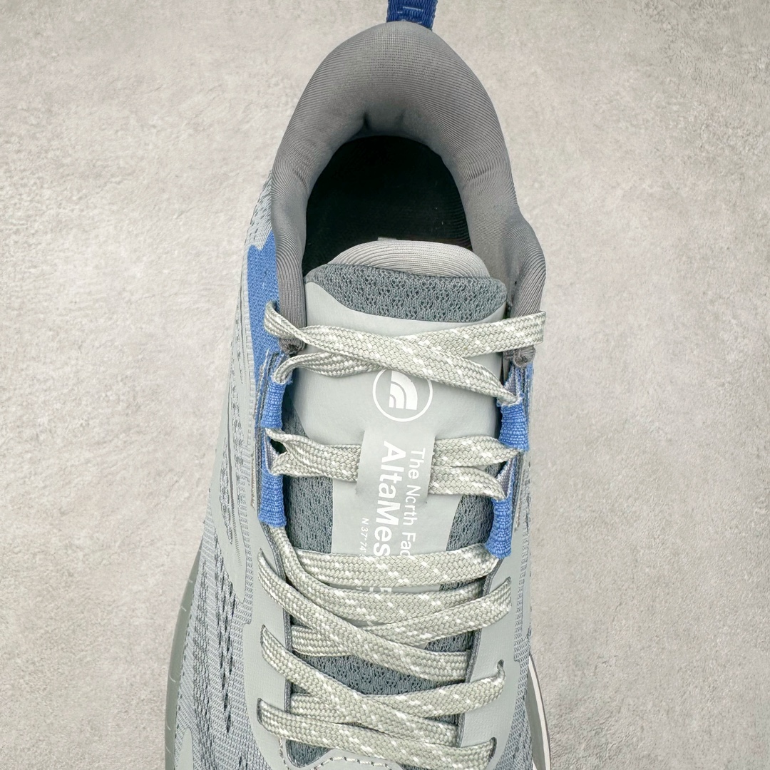 图片[5]-THE NORTH FACE 北面防滑耐磨防水低帮户外功能鞋 有许多相当专业的户外爱好者 非常关心像是越野跑、专业登山鞋等一系列的户外鞋款开箱 本次介绍比较不一样的休闲机能鞋 带来登山朋友爱用的户外品牌北面The North Face的休闲系列徒步鞋款介绍，希望能提供大家于生活与轻旅行的不同选择。不少户外运动爱好者喜欢的专业登山品牌（北面）The North Face自1966年创立，由两位热爱登山徒步的年轻登山者于美西旧金山开创，不断透过研发与创新，并且将最先进的技术结合在服装与鞋款设计，生产多种外型帅气且专业能力非常强的户外服饰，备受欢迎。户外版有许多相当专业的户外爱好者，非常关心像是越野跑、专业登山鞋等一系列的户外鞋款开箱，本次介绍比较不一样的休闲机能鞋，带来登山朋友爱用的户外品牌北面The North Face的休闲系列徒步鞋款介绍，希望能提供大家于生活与轻旅行的不同选择。此鞋并非归类在专业登山鞋家族中，而是以高性价比、适合日常训练作为主推卖点，对登山初学的朋友来说，这双鞋耐磨与耐穿程度更是入手的绝佳理由，但是对进阶登山者而言，此鞋可能无法战胜难度更高的徒步登山路线。脚感与登山靴的稳健非常不一样，也不是越野跑鞋的野性、更非慢跑鞋的敏捷，个人觉得此鞋足感非常独特，XtraFoam中底的泡沫材质非常柔软，即使没有鞋带系统辅助，但是EXTS外底抓地系统底纹够深，每一步都十分平稳。尺码：39 40 40.5 41 42 42.5 43 44 44.5 45-选品中心