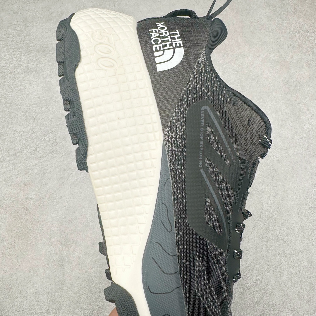 图片[6]-THE NORTH FACE 北面防滑耐磨防水低帮户外功能鞋 有许多相当专业的户外爱好者 非常关心像是越野跑、专业登山鞋等一系列的户外鞋款开箱 本次介绍比较不一样的休闲机能鞋 带来登山朋友爱用的户外品牌北面The North Face的休闲系列徒步鞋款介绍，希望能提供大家于生活与轻旅行的不同选择。不少户外运动爱好者喜欢的专业登山品牌（北面）The North Face自1966年创立，由两位热爱登山徒步的年轻登山者于美西旧金山开创，不断透过研发与创新，并且将最先进的技术结合在服装与鞋款设计，生产多种外型帅气且专业能力非常强的户外服饰，备受欢迎。户外版有许多相当专业的户外爱好者，非常关心像是越野跑、专业登山鞋等一系列的户外鞋款开箱，本次介绍比较不一样的休闲机能鞋，带来登山朋友爱用的户外品牌北面The North Face的休闲系列徒步鞋款介绍，希望能提供大家于生活与轻旅行的不同选择。此鞋并非归类在专业登山鞋家族中，而是以高性价比、适合日常训练作为主推卖点，对登山初学的朋友来说，这双鞋耐磨与耐穿程度更是入手的绝佳理由，但是对进阶登山者而言，此鞋可能无法战胜难度更高的徒步登山路线。脚感与登山靴的稳健非常不一样，也不是越野跑鞋的野性、更非慢跑鞋的敏捷，个人觉得此鞋足感非常独特，XtraFoam中底的泡沫材质非常柔软，即使没有鞋带系统辅助，但是EXTS外底抓地系统底纹够深，每一步都十分平稳。尺码：39 40 40.5 41 42 42.5 43 44 44.5 45-选品中心