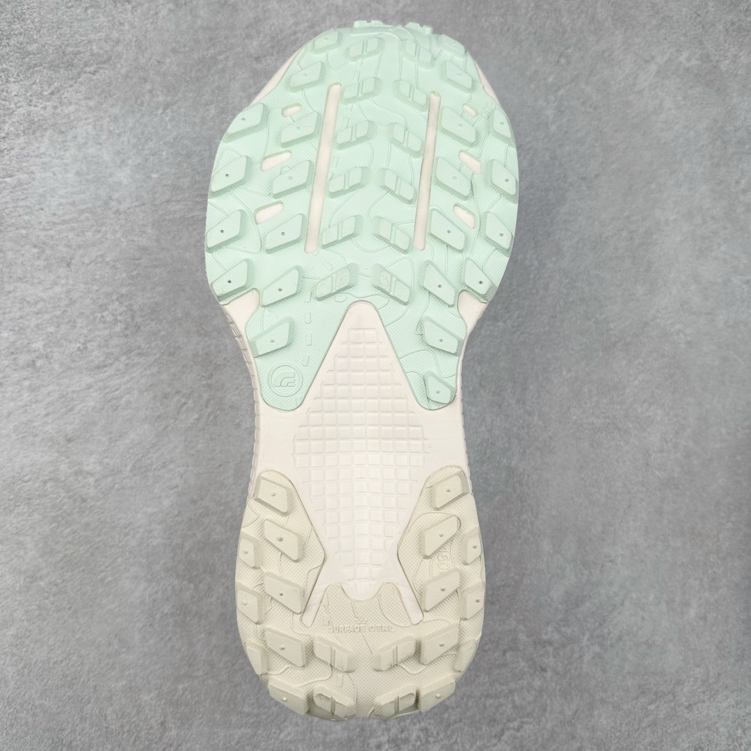 图片[9]-THE NORTH FACE 北面防滑耐磨防水低帮户外功能鞋 有许多相当专业的户外爱好者 非常关心像是越野跑、专业登山鞋等一系列的户外鞋款开箱 本次介绍比较不一样的休闲机能鞋 带来登山朋友爱用的户外品牌北面The North Face的休闲系列徒步鞋款介绍，希望能提供大家于生活与轻旅行的不同选择。不少户外运动爱好者喜欢的专业登山品牌（北面）The North Face自1966年创立，由两位热爱登山徒步的年轻登山者于美西旧金山开创，不断透过研发与创新，并且将最先进的技术结合在服装与鞋款设计，生产多种外型帅气且专业能力非常强的户外服饰，备受欢迎。户外版有许多相当专业的户外爱好者，非常关心像是越野跑、专业登山鞋等一系列的户外鞋款开箱，本次介绍比较不一样的休闲机能鞋，带来登山朋友爱用的户外品牌北面The North Face的休闲系列徒步鞋款介绍，希望能提供大家于生活与轻旅行的不同选择。此鞋并非归类在专业登山鞋家族中，而是以高性价比、适合日常训练作为主推卖点，对登山初学的朋友来说，这双鞋耐磨与耐穿程度更是入手的绝佳理由，但是对进阶登山者而言，此鞋可能无法战胜难度更高的徒步登山路线。脚感与登山靴的稳健非常不一样，也不是越野跑鞋的野性、更非慢跑鞋的敏捷，个人觉得此鞋足感非常独特，XtraFoam中底的泡沫材质非常柔软，即使没有鞋带系统辅助，但是EXTS外底抓地系统底纹够深，每一步都十分平稳。尺码：39 40 40.5 41 42 42.5 43 44 44.5 45-选品中心