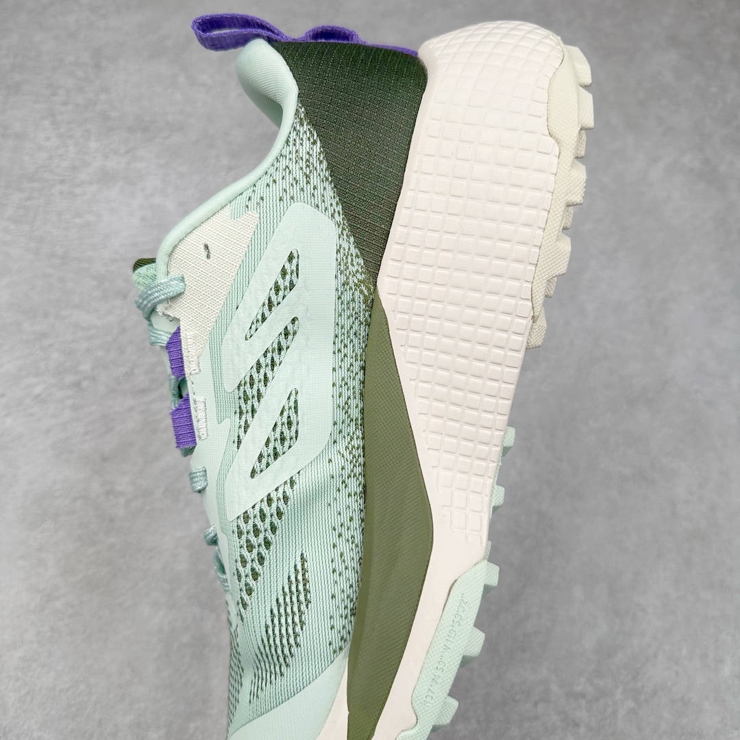 图片[7]-THE NORTH FACE 北面防滑耐磨防水低帮户外功能鞋 有许多相当专业的户外爱好者 非常关心像是越野跑、专业登山鞋等一系列的户外鞋款开箱 本次介绍比较不一样的休闲机能鞋 带来登山朋友爱用的户外品牌北面The North Face的休闲系列徒步鞋款介绍，希望能提供大家于生活与轻旅行的不同选择。不少户外运动爱好者喜欢的专业登山品牌（北面）The North Face自1966年创立，由两位热爱登山徒步的年轻登山者于美西旧金山开创，不断透过研发与创新，并且将最先进的技术结合在服装与鞋款设计，生产多种外型帅气且专业能力非常强的户外服饰，备受欢迎。户外版有许多相当专业的户外爱好者，非常关心像是越野跑、专业登山鞋等一系列的户外鞋款开箱，本次介绍比较不一样的休闲机能鞋，带来登山朋友爱用的户外品牌北面The North Face的休闲系列徒步鞋款介绍，希望能提供大家于生活与轻旅行的不同选择。此鞋并非归类在专业登山鞋家族中，而是以高性价比、适合日常训练作为主推卖点，对登山初学的朋友来说，这双鞋耐磨与耐穿程度更是入手的绝佳理由，但是对进阶登山者而言，此鞋可能无法战胜难度更高的徒步登山路线。脚感与登山靴的稳健非常不一样，也不是越野跑鞋的野性、更非慢跑鞋的敏捷，个人觉得此鞋足感非常独特，XtraFoam中底的泡沫材质非常柔软，即使没有鞋带系统辅助，但是EXTS外底抓地系统底纹够深，每一步都十分平稳。尺码：39 40 40.5 41 42 42.5 43 44 44.5 45-选品中心