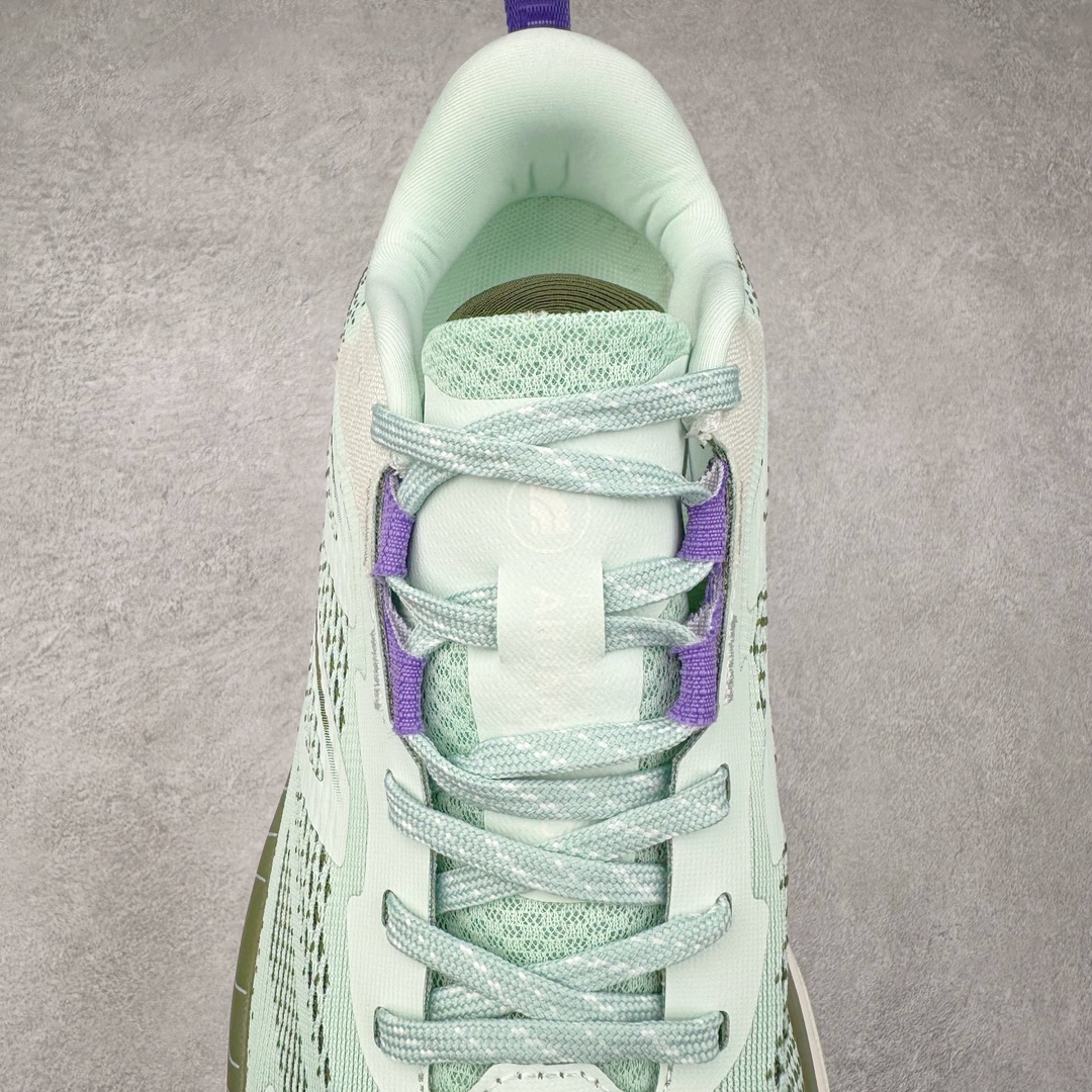 图片[5]-THE NORTH FACE 北面防滑耐磨防水低帮户外功能鞋 有许多相当专业的户外爱好者 非常关心像是越野跑、专业登山鞋等一系列的户外鞋款开箱 本次介绍比较不一样的休闲机能鞋 带来登山朋友爱用的户外品牌北面The North Face的休闲系列徒步鞋款介绍，希望能提供大家于生活与轻旅行的不同选择。不少户外运动爱好者喜欢的专业登山品牌（北面）The North Face自1966年创立，由两位热爱登山徒步的年轻登山者于美西旧金山开创，不断透过研发与创新，并且将最先进的技术结合在服装与鞋款设计，生产多种外型帅气且专业能力非常强的户外服饰，备受欢迎。户外版有许多相当专业的户外爱好者，非常关心像是越野跑、专业登山鞋等一系列的户外鞋款开箱，本次介绍比较不一样的休闲机能鞋，带来登山朋友爱用的户外品牌北面The North Face的休闲系列徒步鞋款介绍，希望能提供大家于生活与轻旅行的不同选择。此鞋并非归类在专业登山鞋家族中，而是以高性价比、适合日常训练作为主推卖点，对登山初学的朋友来说，这双鞋耐磨与耐穿程度更是入手的绝佳理由，但是对进阶登山者而言，此鞋可能无法战胜难度更高的徒步登山路线。脚感与登山靴的稳健非常不一样，也不是越野跑鞋的野性、更非慢跑鞋的敏捷，个人觉得此鞋足感非常独特，XtraFoam中底的泡沫材质非常柔软，即使没有鞋带系统辅助，但是EXTS外底抓地系统底纹够深，每一步都十分平稳。尺码：39 40 40.5 41 42 42.5 43 44 44.5 45-选品中心