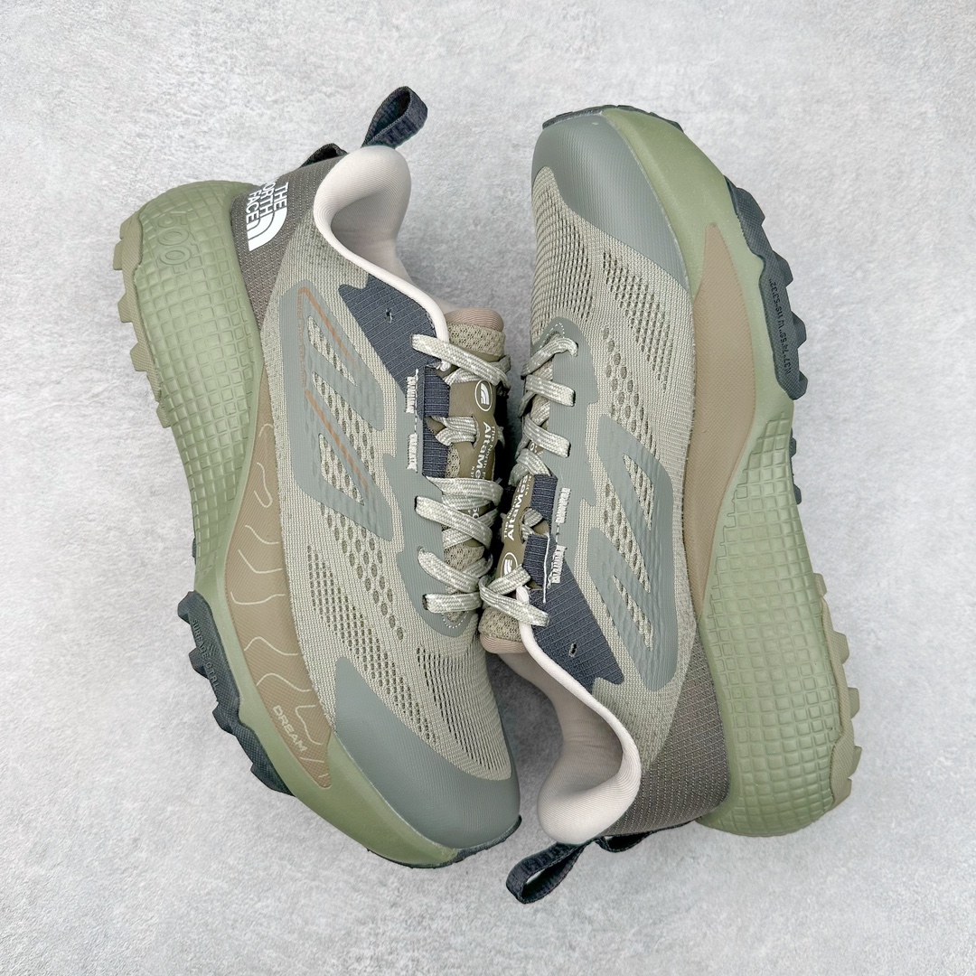 图片[3]-THE NORTH FACE 北面防滑耐磨防水低帮户外功能鞋 有许多相当专业的户外爱好者 非常关心像是越野跑、专业登山鞋等一系列的户外鞋款开箱 本次介绍比较不一样的休闲机能鞋 带来登山朋友爱用的户外品牌北面The North Face的休闲系列徒步鞋款介绍，希望能提供大家于生活与轻旅行的不同选择。不少户外运动爱好者喜欢的专业登山品牌（北面）The North Face自1966年创立，由两位热爱登山徒步的年轻登山者于美西旧金山开创，不断透过研发与创新，并且将最先进的技术结合在服装与鞋款设计，生产多种外型帅气且专业能力非常强的户外服饰，备受欢迎。户外版有许多相当专业的户外爱好者，非常关心像是越野跑、专业登山鞋等一系列的户外鞋款开箱，本次介绍比较不一样的休闲机能鞋，带来登山朋友爱用的户外品牌北面The North Face的休闲系列徒步鞋款介绍，希望能提供大家于生活与轻旅行的不同选择。此鞋并非归类在专业登山鞋家族中，而是以高性价比、适合日常训练作为主推卖点，对登山初学的朋友来说，这双鞋耐磨与耐穿程度更是入手的绝佳理由，但是对进阶登山者而言，此鞋可能无法战胜难度更高的徒步登山路线。脚感与登山靴的稳健非常不一样，也不是越野跑鞋的野性、更非慢跑鞋的敏捷，个人觉得此鞋足感非常独特，XtraFoam中底的泡沫材质非常柔软，即使没有鞋带系统辅助，但是EXTS外底抓地系统底纹够深，每一步都十分平稳。尺码：39 40 40.5 41 42 42.5 43 44 44.5 45-选品中心