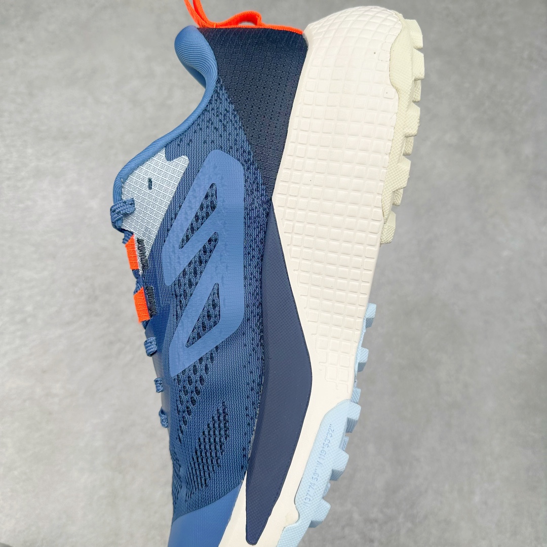 图片[7]-THE NORTH FACE 北面防滑耐磨防水低帮户外功能鞋 有许多相当专业的户外爱好者 非常关心像是越野跑、专业登山鞋等一系列的户外鞋款开箱 本次介绍比较不一样的休闲机能鞋 带来登山朋友爱用的户外品牌北面The North Face的休闲系列徒步鞋款介绍，希望能提供大家于生活与轻旅行的不同选择。不少户外运动爱好者喜欢的专业登山品牌（北面）The North Face自1966年创立，由两位热爱登山徒步的年轻登山者于美西旧金山开创，不断透过研发与创新，并且将最先进的技术结合在服装与鞋款设计，生产多种外型帅气且专业能力非常强的户外服饰，备受欢迎。户外版有许多相当专业的户外爱好者，非常关心像是越野跑、专业登山鞋等一系列的户外鞋款开箱，本次介绍比较不一样的休闲机能鞋，带来登山朋友爱用的户外品牌北面The North Face的休闲系列徒步鞋款介绍，希望能提供大家于生活与轻旅行的不同选择。此鞋并非归类在专业登山鞋家族中，而是以高性价比、适合日常训练作为主推卖点，对登山初学的朋友来说，这双鞋耐磨与耐穿程度更是入手的绝佳理由，但是对进阶登山者而言，此鞋可能无法战胜难度更高的徒步登山路线。脚感与登山靴的稳健非常不一样，也不是越野跑鞋的野性、更非慢跑鞋的敏捷，个人觉得此鞋足感非常独特，XtraFoam中底的泡沫材质非常柔软，即使没有鞋带系统辅助，但是EXTS外底抓地系统底纹够深，每一步都十分平稳。尺码：39 40 40.5 41 42 42.5 43 44 44.5 45-选品中心