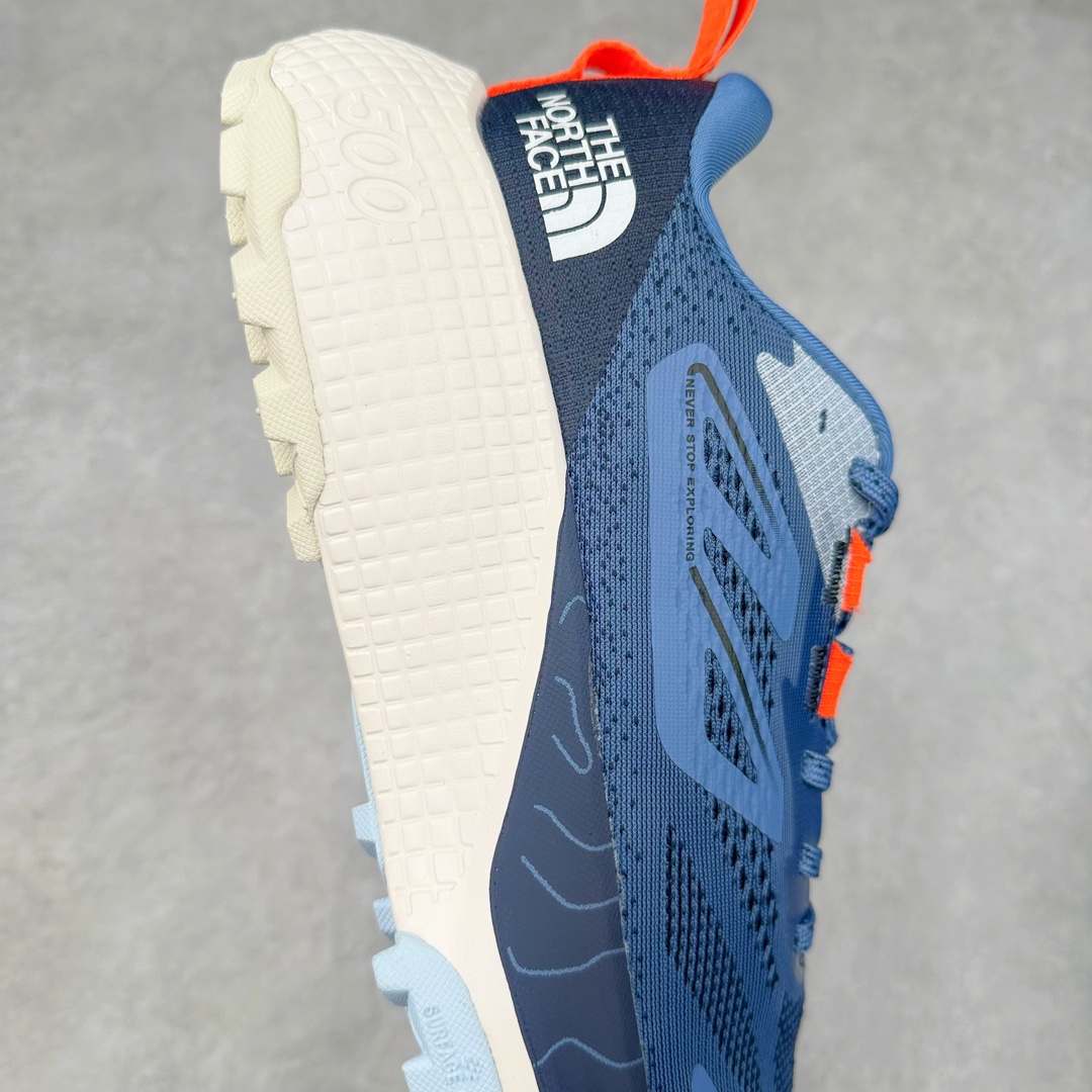 图片[6]-THE NORTH FACE 北面防滑耐磨防水低帮户外功能鞋 有许多相当专业的户外爱好者 非常关心像是越野跑、专业登山鞋等一系列的户外鞋款开箱 本次介绍比较不一样的休闲机能鞋 带来登山朋友爱用的户外品牌北面The North Face的休闲系列徒步鞋款介绍，希望能提供大家于生活与轻旅行的不同选择。不少户外运动爱好者喜欢的专业登山品牌（北面）The North Face自1966年创立，由两位热爱登山徒步的年轻登山者于美西旧金山开创，不断透过研发与创新，并且将最先进的技术结合在服装与鞋款设计，生产多种外型帅气且专业能力非常强的户外服饰，备受欢迎。户外版有许多相当专业的户外爱好者，非常关心像是越野跑、专业登山鞋等一系列的户外鞋款开箱，本次介绍比较不一样的休闲机能鞋，带来登山朋友爱用的户外品牌北面The North Face的休闲系列徒步鞋款介绍，希望能提供大家于生活与轻旅行的不同选择。此鞋并非归类在专业登山鞋家族中，而是以高性价比、适合日常训练作为主推卖点，对登山初学的朋友来说，这双鞋耐磨与耐穿程度更是入手的绝佳理由，但是对进阶登山者而言，此鞋可能无法战胜难度更高的徒步登山路线。脚感与登山靴的稳健非常不一样，也不是越野跑鞋的野性、更非慢跑鞋的敏捷，个人觉得此鞋足感非常独特，XtraFoam中底的泡沫材质非常柔软，即使没有鞋带系统辅助，但是EXTS外底抓地系统底纹够深，每一步都十分平稳。尺码：39 40 40.5 41 42 42.5 43 44 44.5 45-选品中心