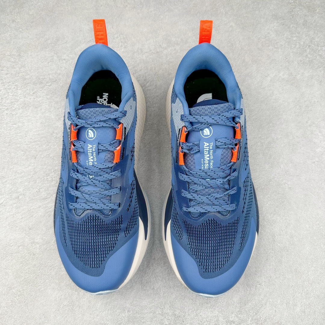 图片[2]-THE NORTH FACE 北面防滑耐磨防水低帮户外功能鞋 有许多相当专业的户外爱好者 非常关心像是越野跑、专业登山鞋等一系列的户外鞋款开箱 本次介绍比较不一样的休闲机能鞋 带来登山朋友爱用的户外品牌北面The North Face的休闲系列徒步鞋款介绍，希望能提供大家于生活与轻旅行的不同选择。不少户外运动爱好者喜欢的专业登山品牌（北面）The North Face自1966年创立，由两位热爱登山徒步的年轻登山者于美西旧金山开创，不断透过研发与创新，并且将最先进的技术结合在服装与鞋款设计，生产多种外型帅气且专业能力非常强的户外服饰，备受欢迎。户外版有许多相当专业的户外爱好者，非常关心像是越野跑、专业登山鞋等一系列的户外鞋款开箱，本次介绍比较不一样的休闲机能鞋，带来登山朋友爱用的户外品牌北面The North Face的休闲系列徒步鞋款介绍，希望能提供大家于生活与轻旅行的不同选择。此鞋并非归类在专业登山鞋家族中，而是以高性价比、适合日常训练作为主推卖点，对登山初学的朋友来说，这双鞋耐磨与耐穿程度更是入手的绝佳理由，但是对进阶登山者而言，此鞋可能无法战胜难度更高的徒步登山路线。脚感与登山靴的稳健非常不一样，也不是越野跑鞋的野性、更非慢跑鞋的敏捷，个人觉得此鞋足感非常独特，XtraFoam中底的泡沫材质非常柔软，即使没有鞋带系统辅助，但是EXTS外底抓地系统底纹够深，每一步都十分平稳。尺码：39 40 40.5 41 42 42.5 43 44 44.5 45-选品中心