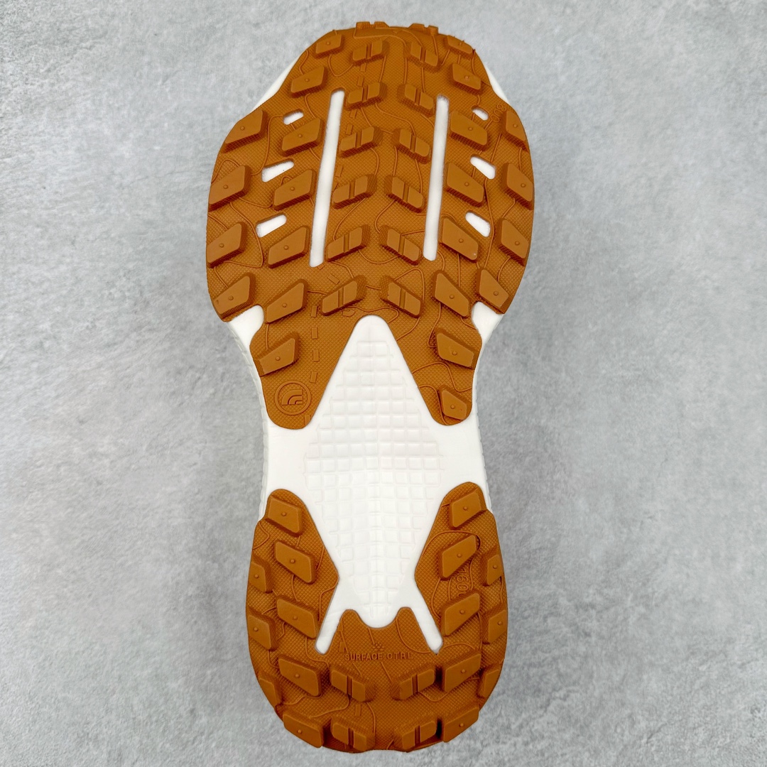 图片[9]-THE NORTH FACE 北面防滑耐磨防水低帮户外功能鞋 有许多相当专业的户外爱好者 非常关心像是越野跑、专业登山鞋等一系列的户外鞋款开箱 本次介绍比较不一样的休闲机能鞋 带来登山朋友爱用的户外品牌北面The North Face的休闲系列徒步鞋款介绍，希望能提供大家于生活与轻旅行的不同选择。不少户外运动爱好者喜欢的专业登山品牌（北面）The North Face自1966年创立，由两位热爱登山徒步的年轻登山者于美西旧金山开创，不断透过研发与创新，并且将最先进的技术结合在服装与鞋款设计，生产多种外型帅气且专业能力非常强的户外服饰，备受欢迎。户外版有许多相当专业的户外爱好者，非常关心像是越野跑、专业登山鞋等一系列的户外鞋款开箱，本次介绍比较不一样的休闲机能鞋，带来登山朋友爱用的户外品牌北面The North Face的休闲系列徒步鞋款介绍，希望能提供大家于生活与轻旅行的不同选择。此鞋并非归类在专业登山鞋家族中，而是以高性价比、适合日常训练作为主推卖点，对登山初学的朋友来说，这双鞋耐磨与耐穿程度更是入手的绝佳理由，但是对进阶登山者而言，此鞋可能无法战胜难度更高的徒步登山路线。脚感与登山靴的稳健非常不一样，也不是越野跑鞋的野性、更非慢跑鞋的敏捷，个人觉得此鞋足感非常独特，XtraFoam中底的泡沫材质非常柔软，即使没有鞋带系统辅助，但是EXTS外底抓地系统底纹够深，每一步都十分平稳。尺码：39 40 40.5 41 42 42.5 43 44 44.5 45-选品中心