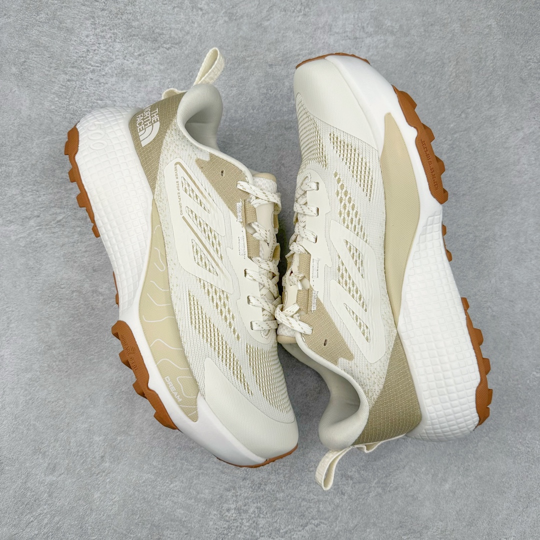 图片[3]-THE NORTH FACE 北面防滑耐磨防水低帮户外功能鞋 有许多相当专业的户外爱好者 非常关心像是越野跑、专业登山鞋等一系列的户外鞋款开箱 本次介绍比较不一样的休闲机能鞋 带来登山朋友爱用的户外品牌北面The North Face的休闲系列徒步鞋款介绍，希望能提供大家于生活与轻旅行的不同选择。不少户外运动爱好者喜欢的专业登山品牌（北面）The North Face自1966年创立，由两位热爱登山徒步的年轻登山者于美西旧金山开创，不断透过研发与创新，并且将最先进的技术结合在服装与鞋款设计，生产多种外型帅气且专业能力非常强的户外服饰，备受欢迎。户外版有许多相当专业的户外爱好者，非常关心像是越野跑、专业登山鞋等一系列的户外鞋款开箱，本次介绍比较不一样的休闲机能鞋，带来登山朋友爱用的户外品牌北面The North Face的休闲系列徒步鞋款介绍，希望能提供大家于生活与轻旅行的不同选择。此鞋并非归类在专业登山鞋家族中，而是以高性价比、适合日常训练作为主推卖点，对登山初学的朋友来说，这双鞋耐磨与耐穿程度更是入手的绝佳理由，但是对进阶登山者而言，此鞋可能无法战胜难度更高的徒步登山路线。脚感与登山靴的稳健非常不一样，也不是越野跑鞋的野性、更非慢跑鞋的敏捷，个人觉得此鞋足感非常独特，XtraFoam中底的泡沫材质非常柔软，即使没有鞋带系统辅助，但是EXTS外底抓地系统底纹够深，每一步都十分平稳。尺码：39 40 40.5 41 42 42.5 43 44 44.5 45-选品中心