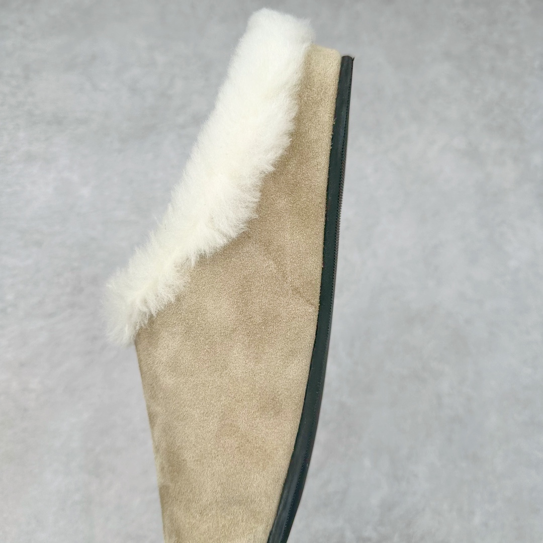 图片[7]-＃DC The Row Boston VL TR软木底包头拖鞋 天鹅绒般的绒面革赋子休闲的经典外观 四季皆宜 柔软的鞋床采用额外的泡沫缓冲层 提供额外的舒适感和全天支撑 全网独家首发 源于德国的严谨工艺 牛巴戎面 中层松木 EVA 三层组合大底 优质牛皮面料五金扣 出口订单 尺码：35-45-选品中心