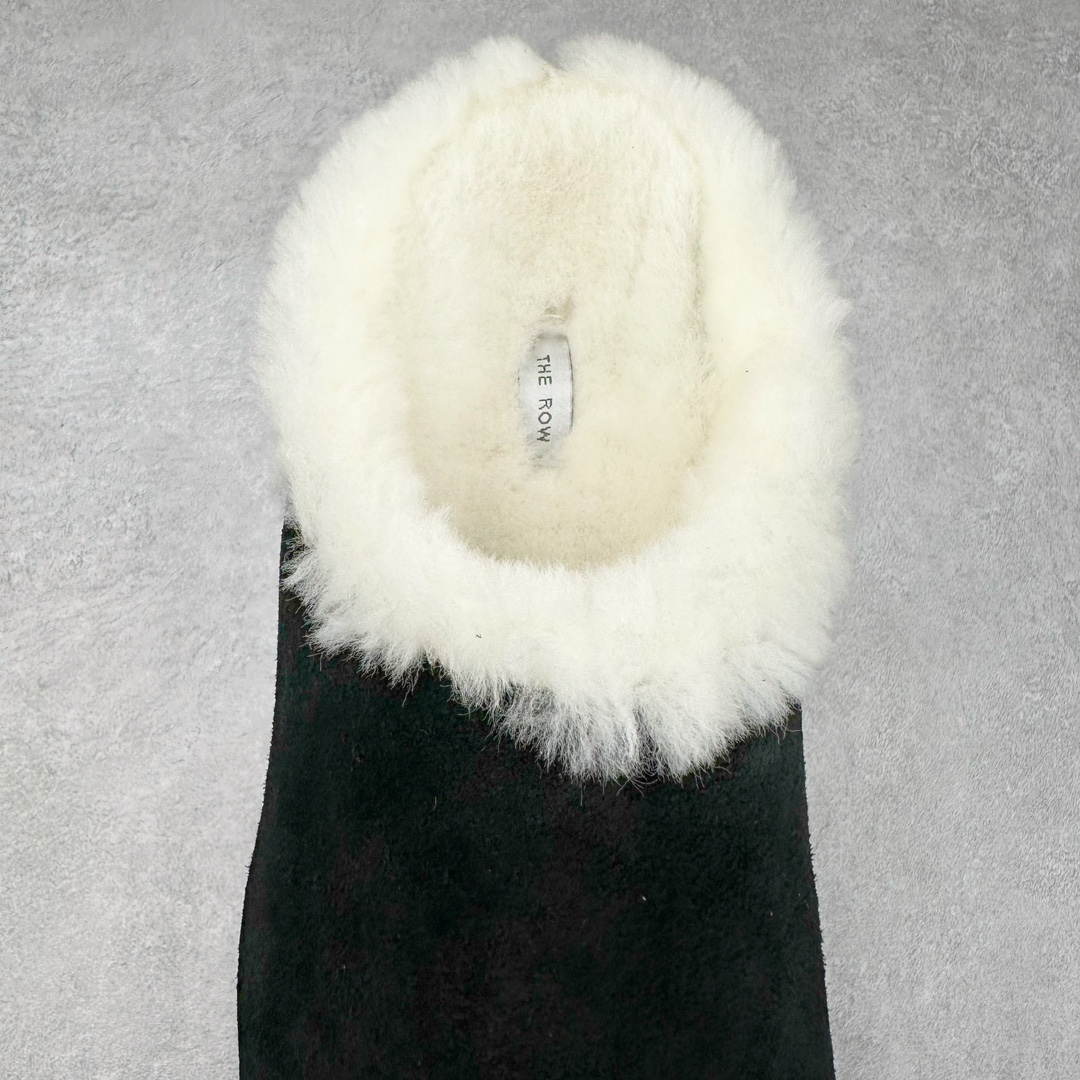 图片[5]-＃DC The Row Boston VL TR软木底包头拖鞋 天鹅绒般的绒面革赋子休闲的经典外观 四季皆宜 柔软的鞋床采用额外的泡沫缓冲层 提供额外的舒适感和全天支撑 全网独家首发 源于德国的严谨工艺 牛巴戎面 中层松木 EVA 三层组合大底 优质牛皮面料五金扣 出口订单 尺码：35-45-选品中心