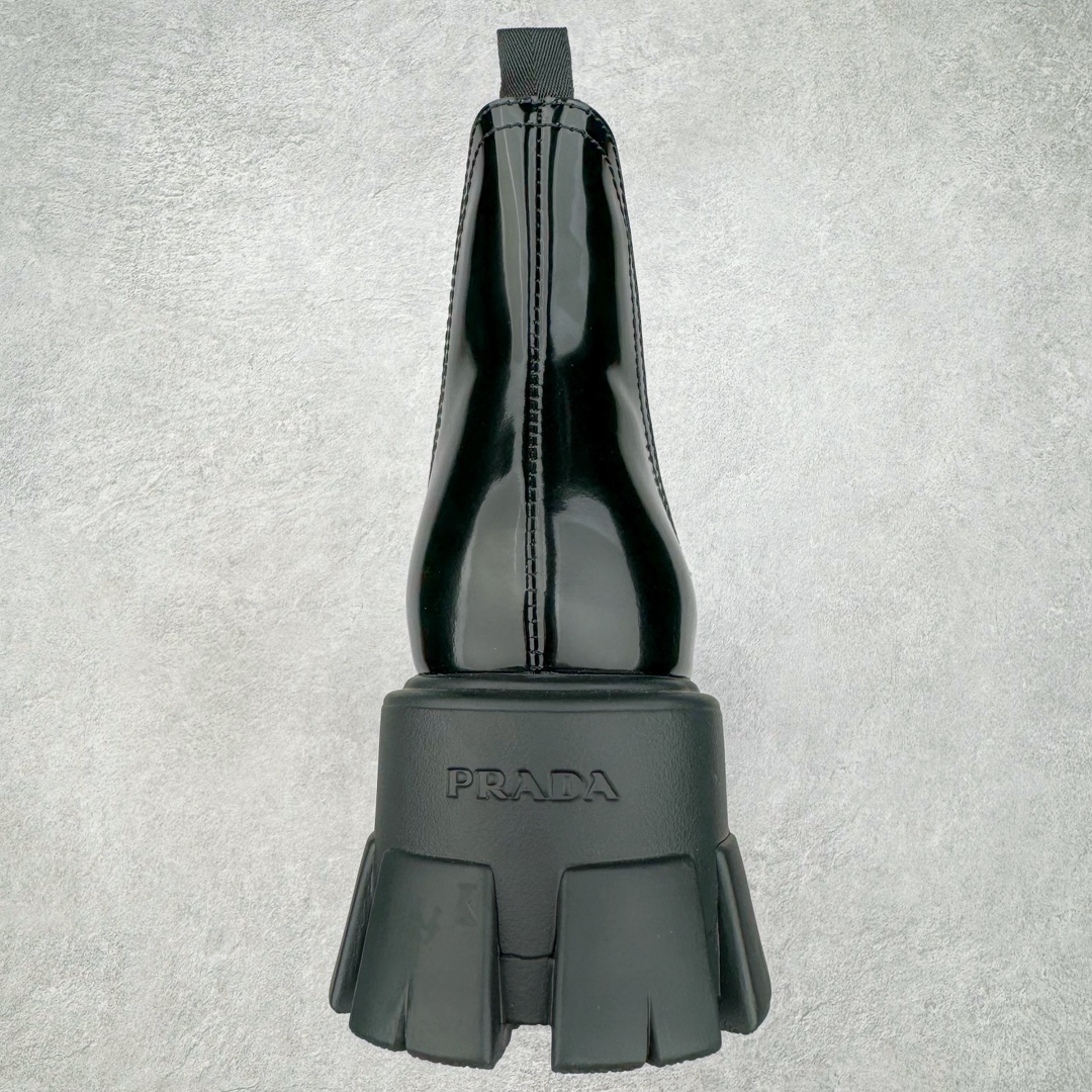 图片[8]-＃GD广顶 PRADA 普拉达秋冬时尚潮流松糕底厚底骑士靴短靴 鞋型秀气大方 三角标加持 高级感拉满 无论日常通勤还是小场合都能穿出气场意大利著名的奢侈品品牌 普拉达这款牛皮面演绎prada式的黑暗优雅风情 鞋头很是秀气 鞋楦的复古与时尚平衡的非常好 没有平时别的款式的呆板整体是休闲时尚风 风格简约大方 舒适轻便 小牛皮鞋面超级软触感亲肤而光滑 很显质感也很好打理 设计摆脱路人感 打破沉闷单调 真的超级清秀百搭 而且这款增高效果一绝 特别有英伦风但又不是太过于复古的也很符合都市年轻人的审美 尺码：35 36 37 38 39 40 41-选品中心