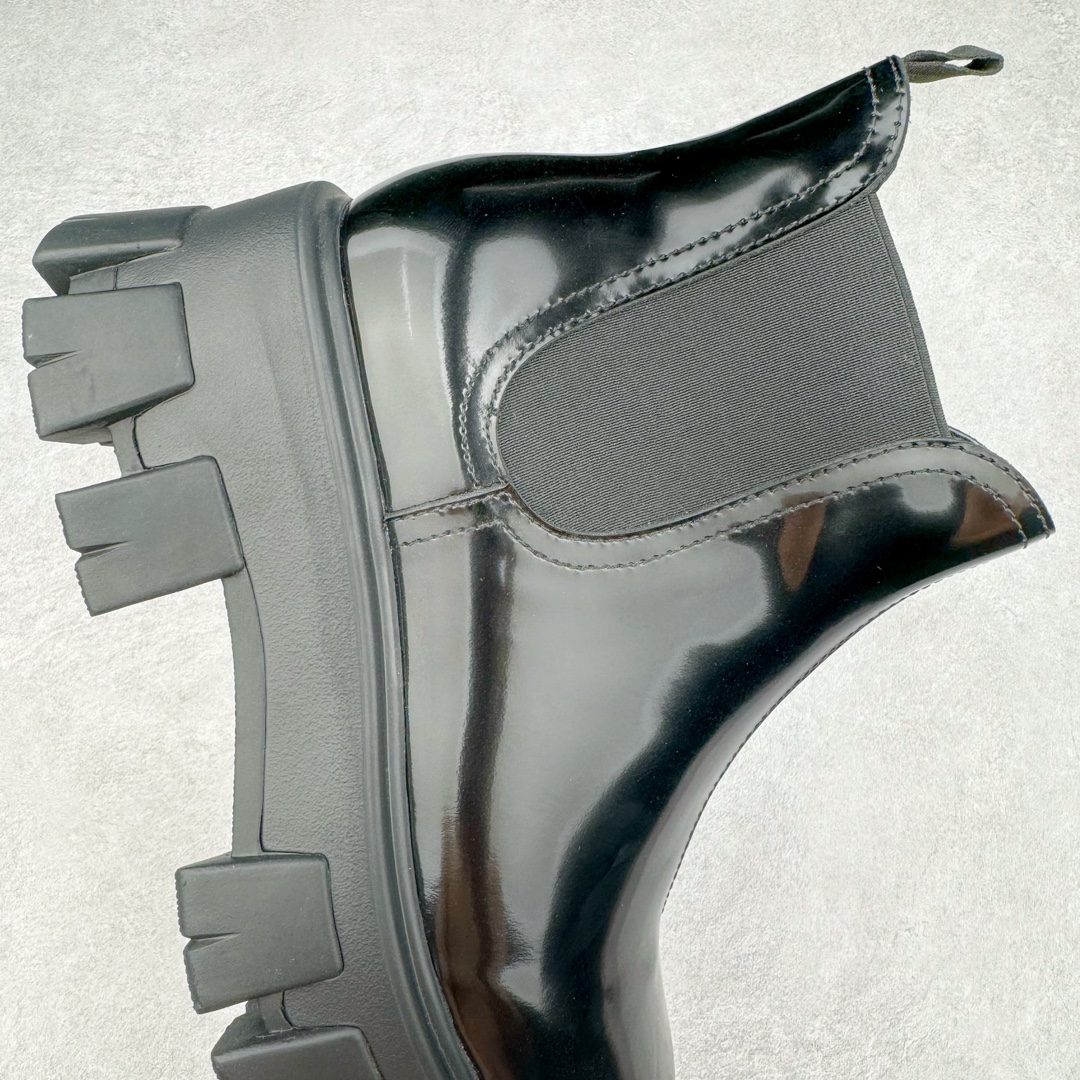 图片[6]-＃GD广顶 PRADA 普拉达秋冬时尚潮流松糕底厚底骑士靴短靴 鞋型秀气大方 三角标加持 高级感拉满 无论日常通勤还是小场合都能穿出气场意大利著名的奢侈品品牌 普拉达这款牛皮面演绎prada式的黑暗优雅风情 鞋头很是秀气 鞋楦的复古与时尚平衡的非常好 没有平时别的款式的呆板整体是休闲时尚风 风格简约大方 舒适轻便 小牛皮鞋面超级软触感亲肤而光滑 很显质感也很好打理 设计摆脱路人感 打破沉闷单调 真的超级清秀百搭 而且这款增高效果一绝 特别有英伦风但又不是太过于复古的也很符合都市年轻人的审美 尺码：35 36 37 38 39 40 41-选品中心