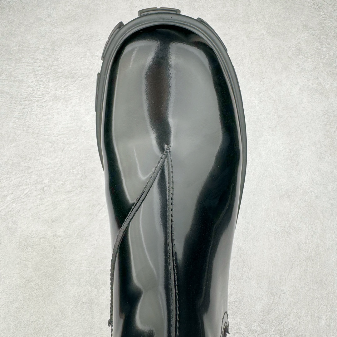 图片[4]-＃GD广顶 PRADA 普拉达秋冬时尚潮流松糕底厚底骑士靴短靴 鞋型秀气大方 三角标加持 高级感拉满 无论日常通勤还是小场合都能穿出气场意大利著名的奢侈品品牌 普拉达这款牛皮面演绎prada式的黑暗优雅风情 鞋头很是秀气 鞋楦的复古与时尚平衡的非常好 没有平时别的款式的呆板整体是休闲时尚风 风格简约大方 舒适轻便 小牛皮鞋面超级软触感亲肤而光滑 很显质感也很好打理 设计摆脱路人感 打破沉闷单调 真的超级清秀百搭 而且这款增高效果一绝 特别有英伦风但又不是太过于复古的也很符合都市年轻人的审美 尺码：35 36 37 38 39 40 41-选品中心