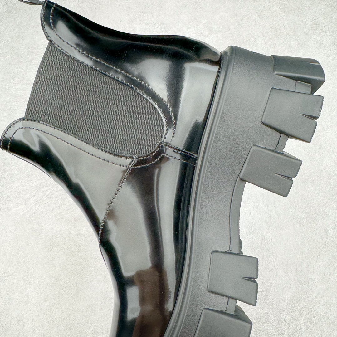 图片[7]-＃GD广顶 PRADA 普拉达秋冬时尚潮流松糕底厚底骑士靴短靴 鞋型秀气大方 三角标加持 高级感拉满 无论日常通勤还是小场合都能穿出气场意大利著名的奢侈品品牌 普拉达这款牛皮面演绎prada式的黑暗优雅风情 鞋头很是秀气 鞋楦的复古与时尚平衡的非常好 没有平时别的款式的呆板整体是休闲时尚风 风格简约大方 舒适轻便 小牛皮鞋面超级软触感亲肤而光滑 很显质感也很好打理 设计摆脱路人感 打破沉闷单调 真的超级清秀百搭 而且这款增高效果一绝 特别有英伦风但又不是太过于复古的也很符合都市年轻人的审美 尺码：35 36 37 38 39 40 41-选品中心