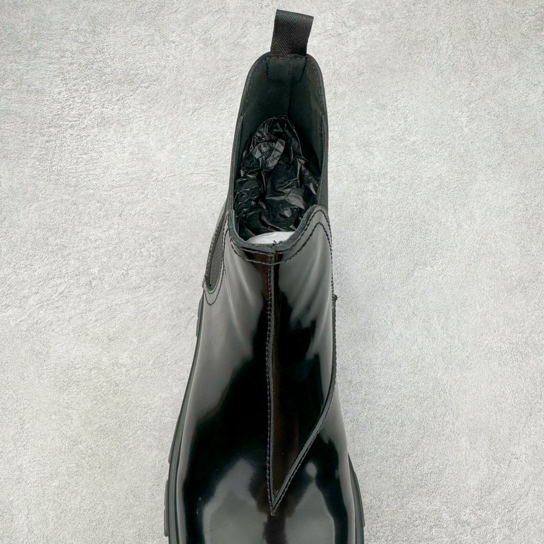 图片[5]-＃GD广顶 PRADA 普拉达秋冬时尚潮流松糕底厚底骑士靴短靴 鞋型秀气大方 三角标加持 高级感拉满 无论日常通勤还是小场合都能穿出气场意大利著名的奢侈品品牌 普拉达这款牛皮面演绎prada式的黑暗优雅风情 鞋头很是秀气 鞋楦的复古与时尚平衡的非常好 没有平时别的款式的呆板整体是休闲时尚风 风格简约大方 舒适轻便 小牛皮鞋面超级软触感亲肤而光滑 很显质感也很好打理 设计摆脱路人感 打破沉闷单调 真的超级清秀百搭 而且这款增高效果一绝 特别有英伦风但又不是太过于复古的也很符合都市年轻人的审美 尺码：35 36 37 38 39 40 41-选品中心