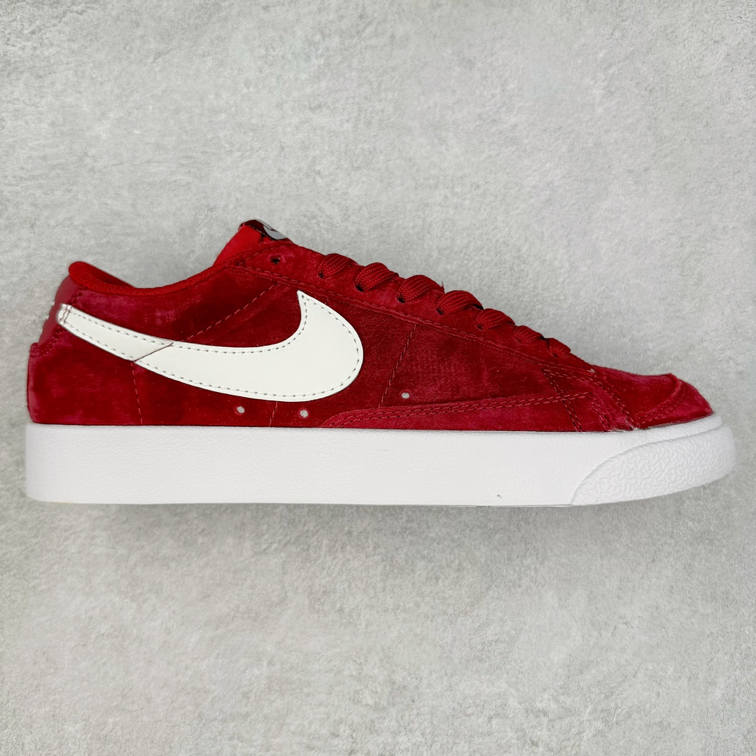 图片[12]-＃特价福利 NK Blazer Low \’77 Jumbo 开拓者大钩 DQ1470 焕新升级经典 Blazer 鞋款 大号 Swoosh 突出新时代更加张扬的潮流感 对经典的又一次改良升级 大号 Swoosh 设计结合宽大鞋带 符合当下潮流意趣 橡胶外底融入凸起人字形底纹增添几分户外感觉 尺码：36 36.5 37.5 38 38.5 39 40 40.5 41 42 42.5 43 44 44.5 45-选品中心
