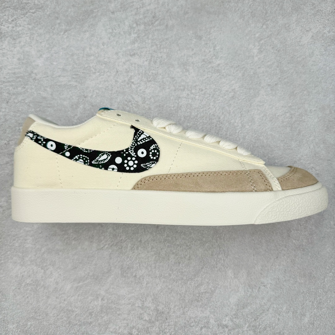 图片[8]-＃特价福利 NK Blazer Low \’77 Jumbo 开拓者大钩 DQ1470 焕新升级经典 Blazer 鞋款 大号 Swoosh 突出新时代更加张扬的潮流感 对经典的又一次改良升级 大号 Swoosh 设计结合宽大鞋带 符合当下潮流意趣 橡胶外底融入凸起人字形底纹增添几分户外感觉 尺码：36 36.5 37.5 38 38.5 39 40 40.5 41 42 42.5 43 44 44.5 45-选品中心